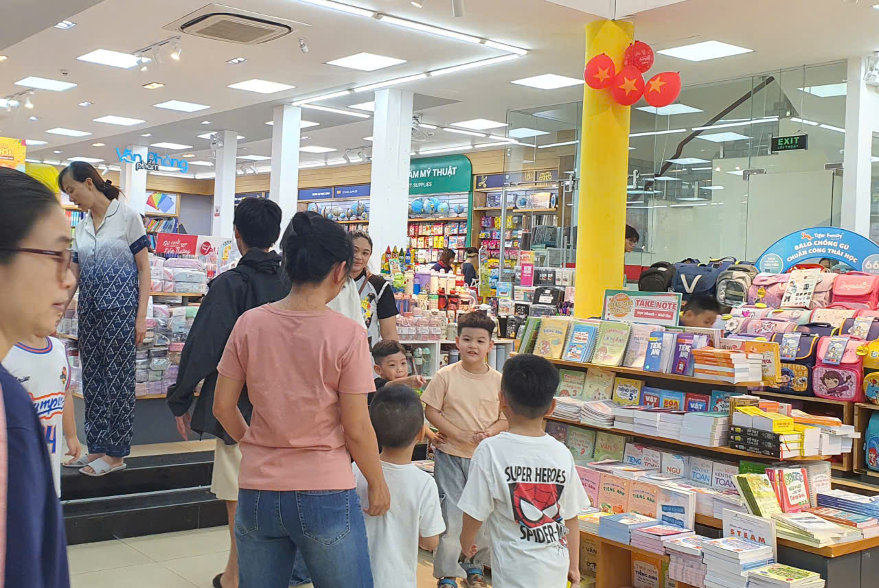 Phân biệt sách giáo khoa thật - giả thế nào? - Ảnh 3.