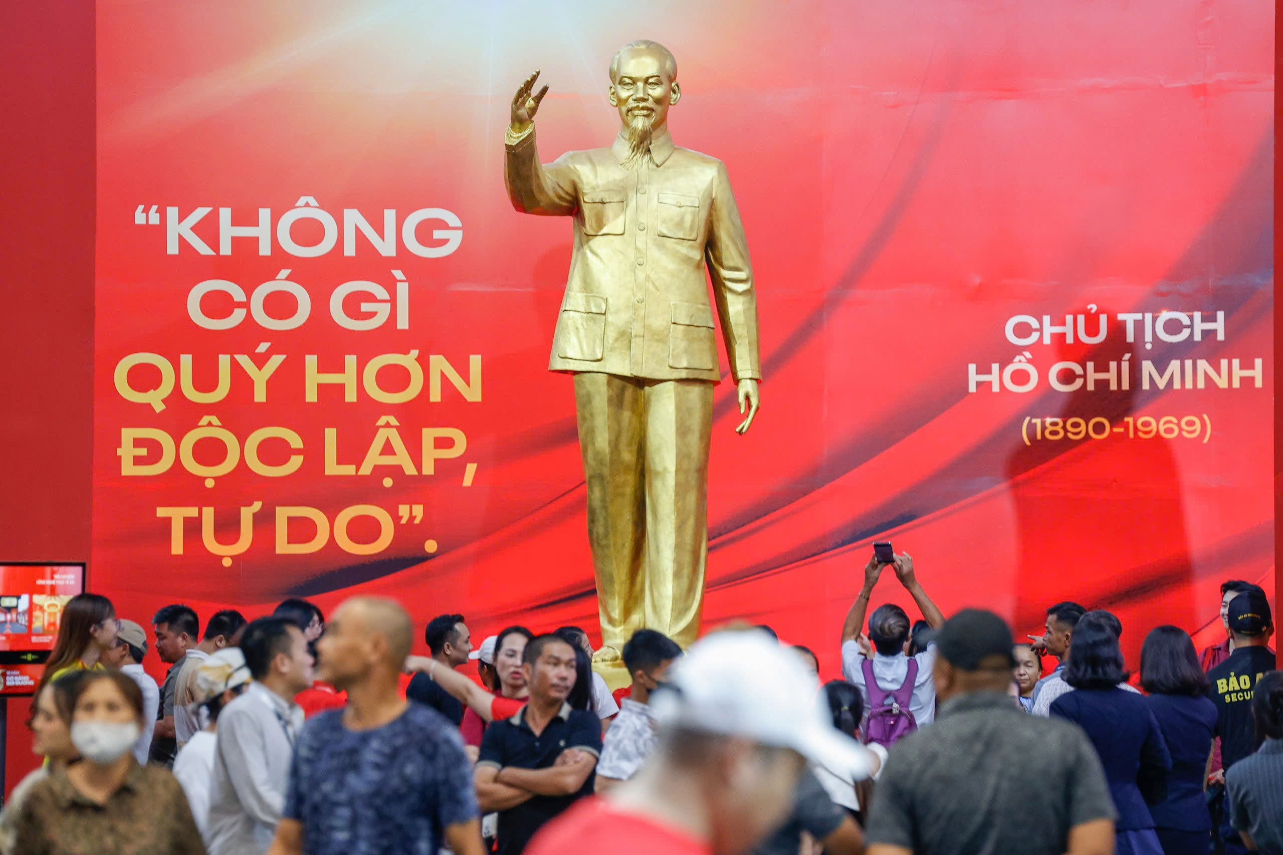 Những 'tọa độ check-in' tại triển lãm '80 năm hành trình Độc lập-Tự do-Hạnh phúc' - Ảnh 6.