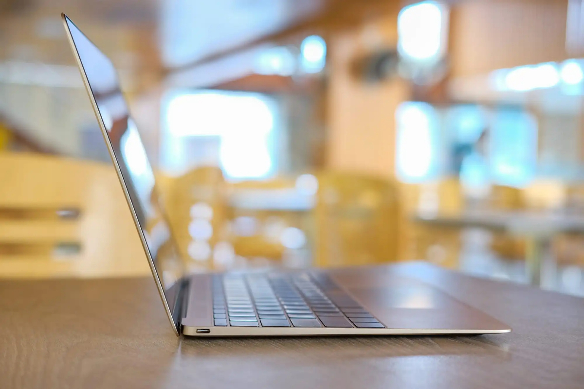 Chiếc MacBook 'thất bại thảm hại' từng được Apple ra mắt - Ảnh 3.