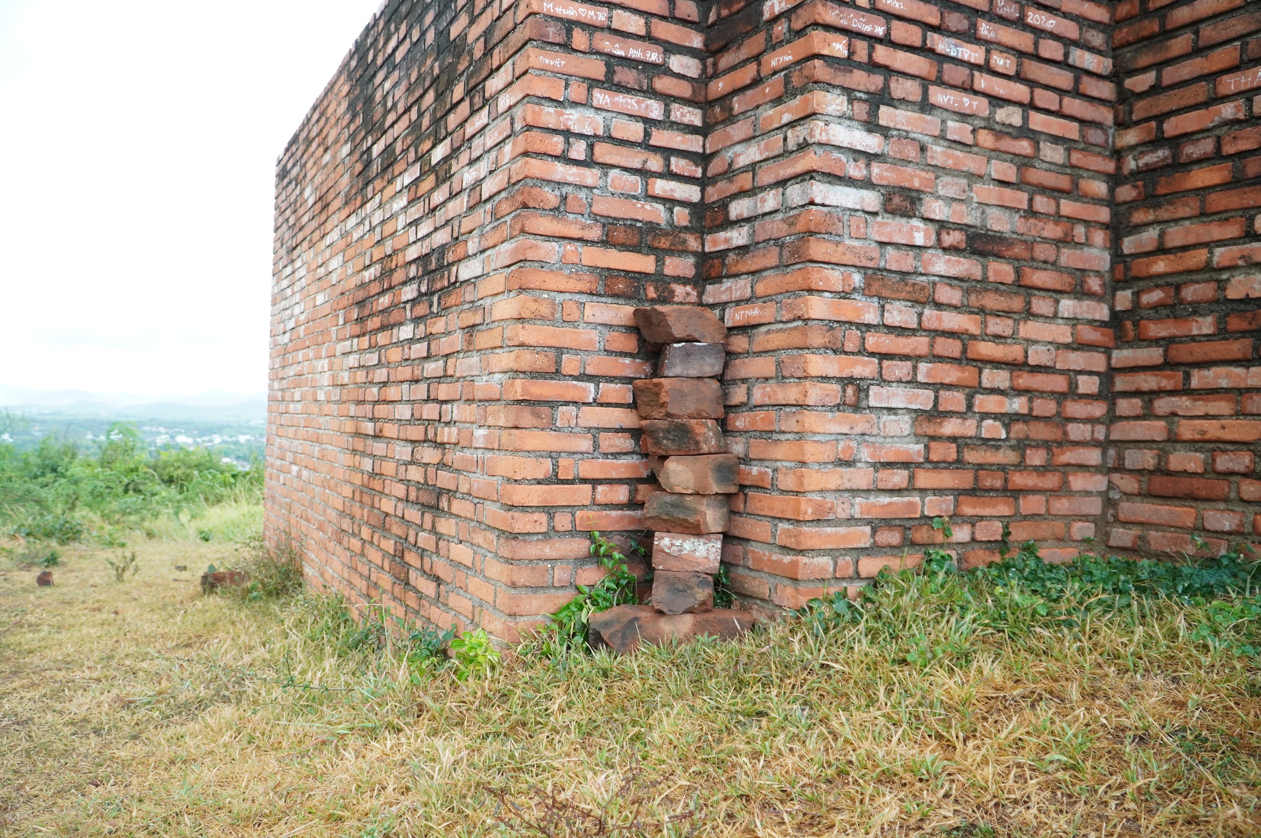 Gia Lai membina projek untuk memulihkan menara kuno berusia hampir 900 tahun - Foto 19. Gia Lai xây dựng đề án trùng tu ngôi tháp cổ gần 900 năm tuổi- Ảnh 19.