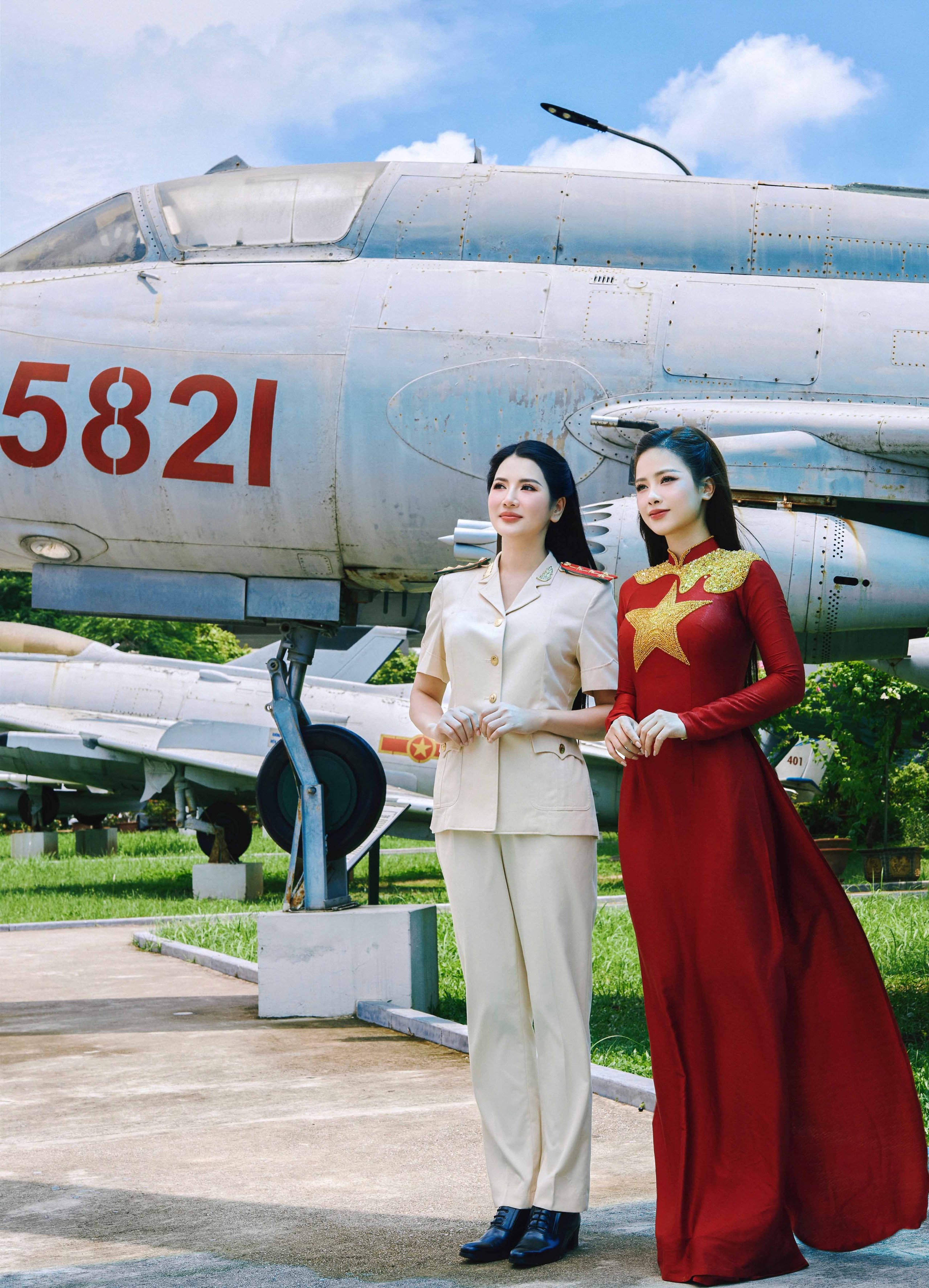 Vợ chồng nghệ sĩ Lan Hương, Đỗ Kỷ gây sốt khi tái hiện ảnh cưới xưa - Ảnh 9.