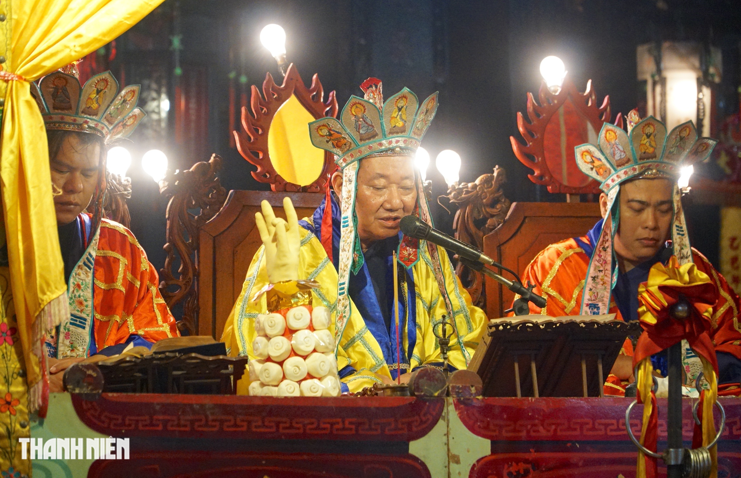 Hàng trăm người tham dự lễ xá tội vong nhân tại chùa Khánh Vân Nam Viện - Ảnh 1. Hàng trăm người tham dự lễ xá tội vong nhân tại chùa Khánh Vân Nam Viện - Ảnh 1.
