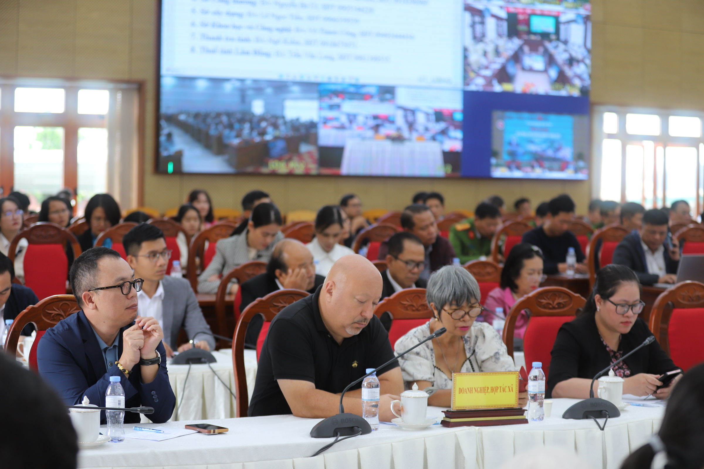 Lâm Đồng tháo gỡ khó khăn cho doanh nghiệp về quy hoạch và giá đất - Ảnh 3.