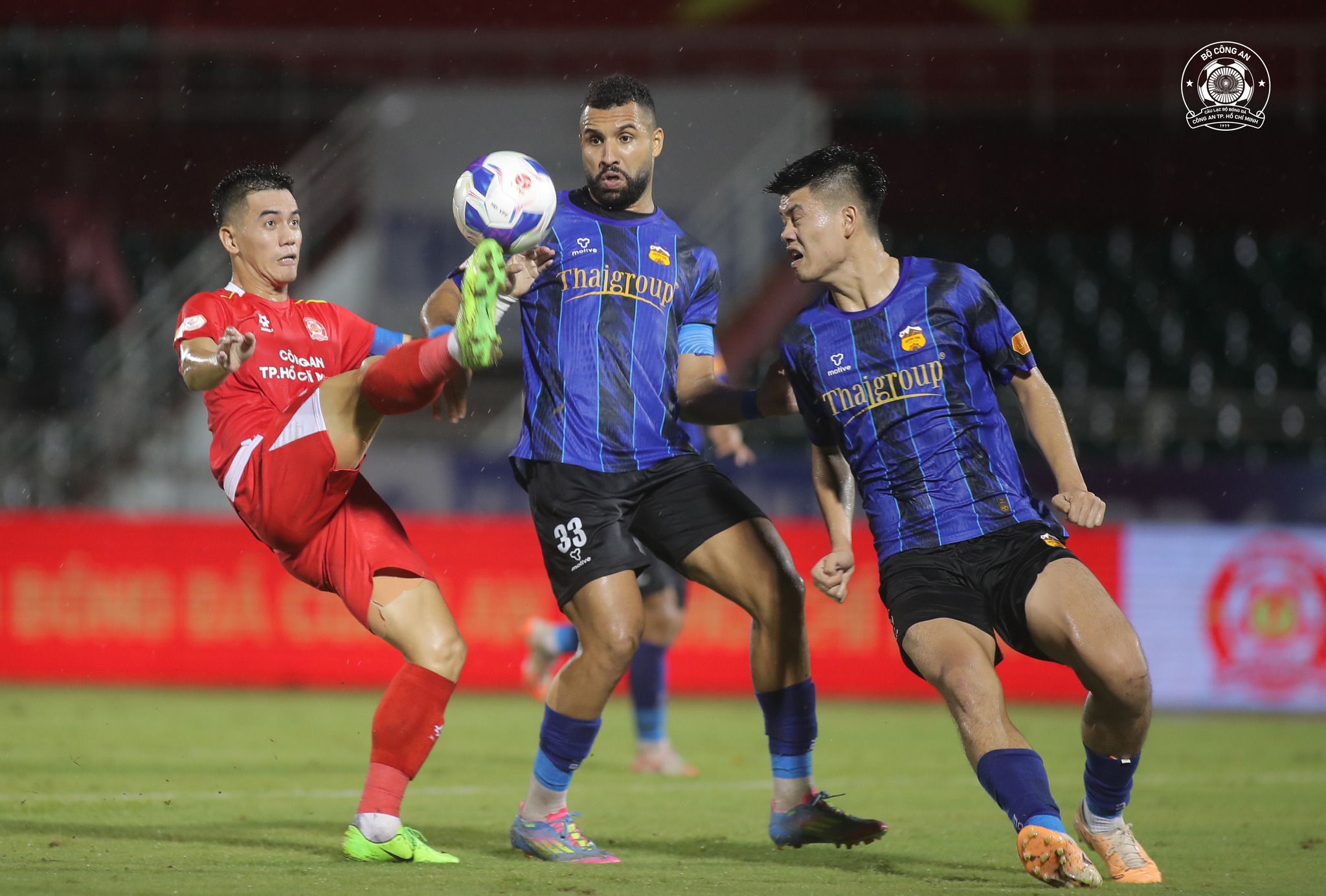 HAGL nevstřelil ve V-League 2025-2026 žádný gól: Proč? - Foto 1. HAGL chưa ghi nổi bàn nào tại V-League 2025-2026: Vì đâu nên nỗi?- Ảnh 1.