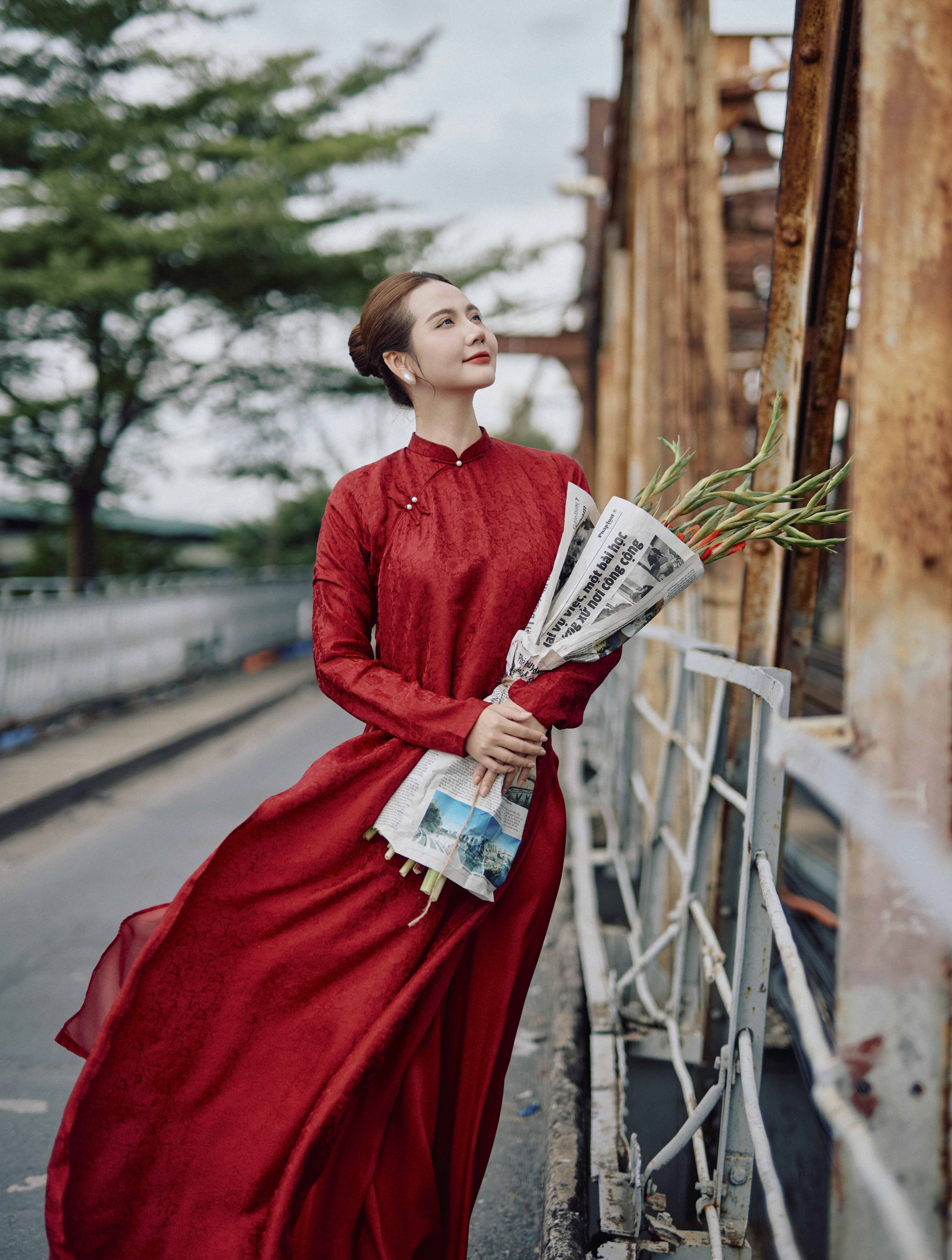 Vợ chồng nghệ sĩ Lan Hương, Đỗ Kỷ gây sốt khi tái hiện ảnh cưới xưa - Ảnh 6.