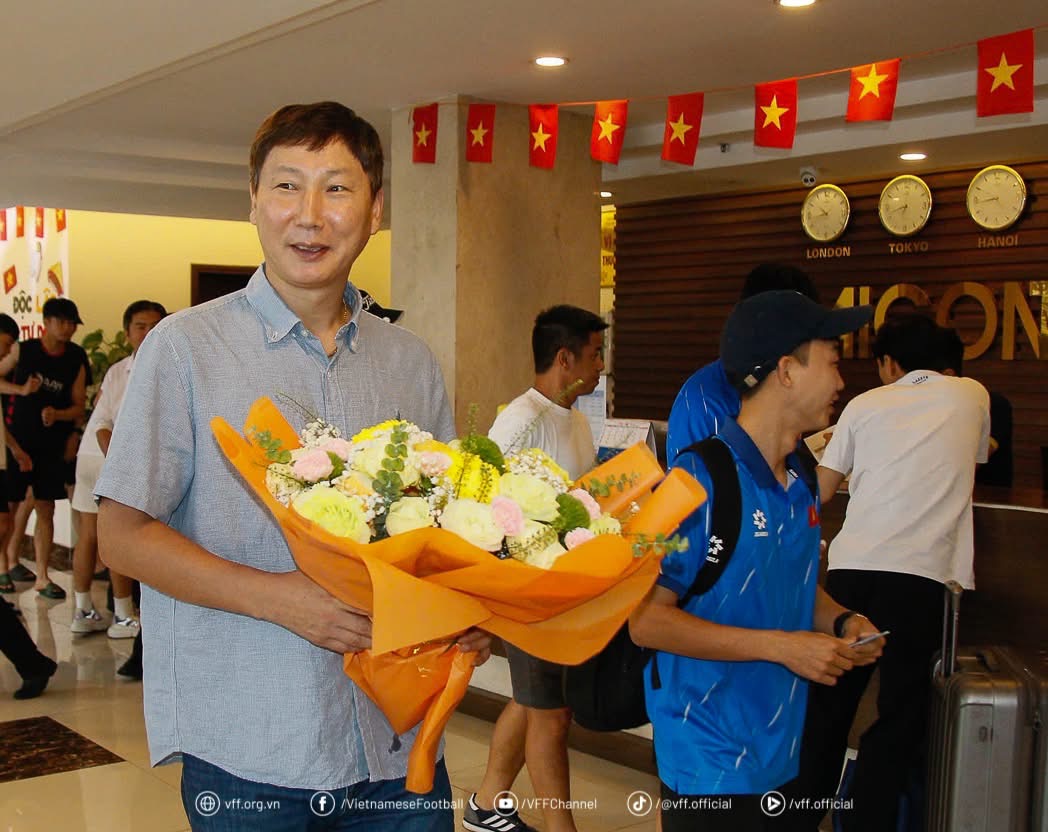 Tran Thanh Trung «fanget bølgen» av Le Viktor, det lenge etterlengtede øyeblikket for U.23 Vietnam – Bilde 1. Trần Thành Trung đã ‘bắt sóng’ Lê Viktor, khoảnh khắc được chờ đợi của U.23 Việt Nam- Ảnh 1.