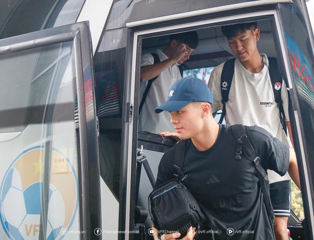 Tran Thanh Trung «fanget bølgen» av Le Viktor, det lenge etterlengtede øyeblikket for U.23 Vietnam – Bilde 4. Trần Thành Trung đã ‘bắt sóng’ Lê Viktor, khoảnh khắc được chờ đợi của U.23 Việt Nam- Ảnh 4.