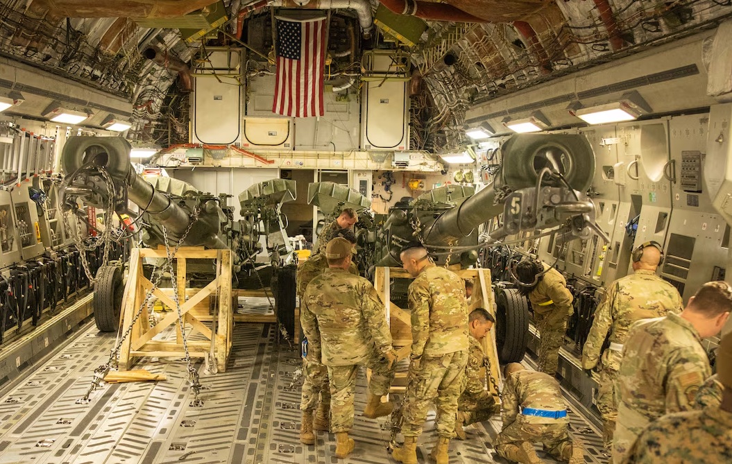 Nga bác tin dùng UAV theo dõi chuyến hàng chở vũ khí Mỹ - Ảnh 1.