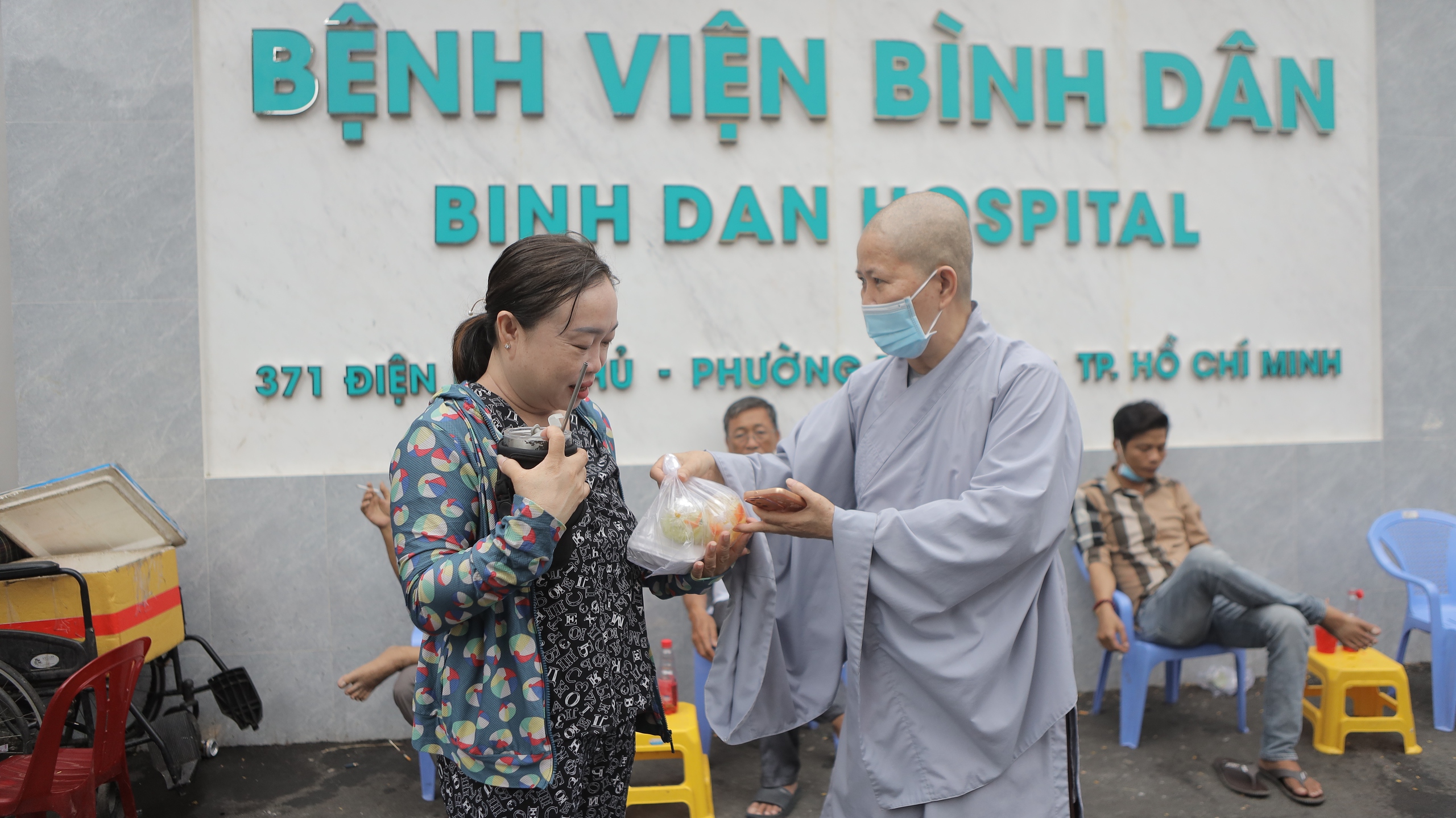 12 năm phát cơm từ thiện ở bệnh viện: Bếp chùa Phổ Thành chưa từng tắt lửa - Ảnh 1.