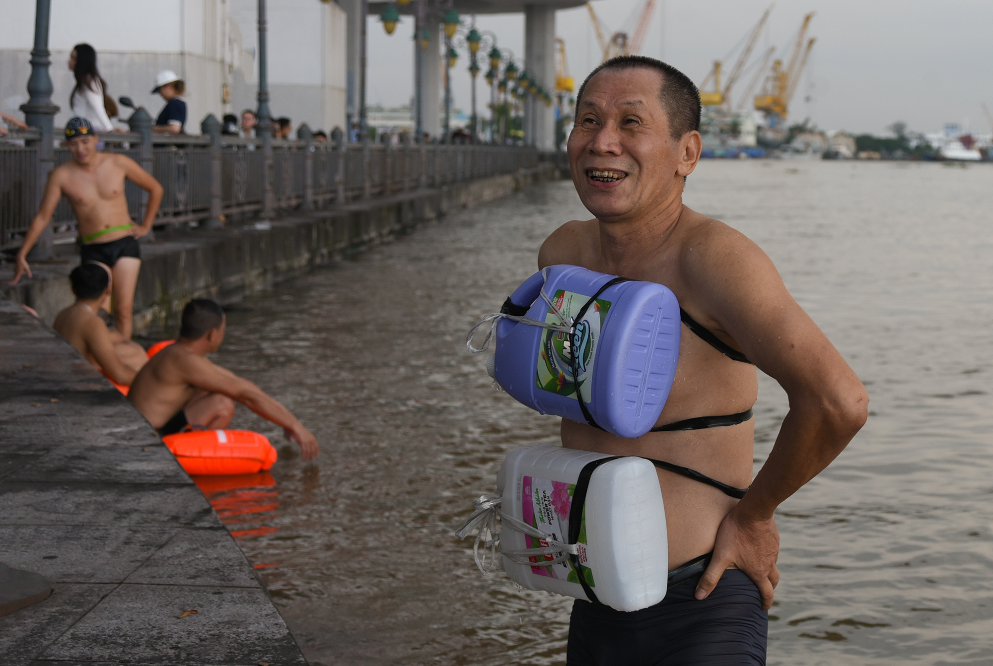 Ngày hè trên sông Cấm - Ảnh 8.