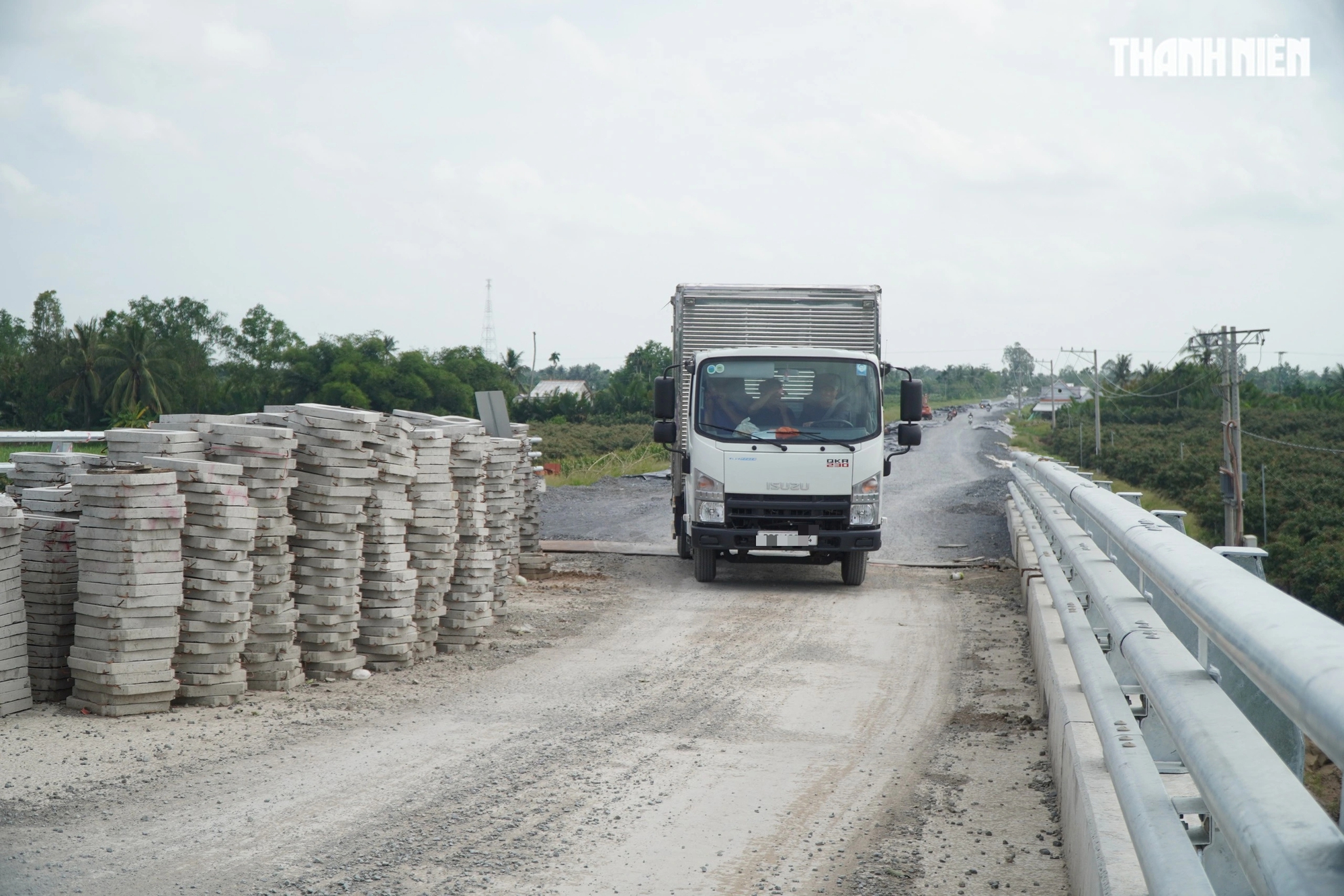 Người dân ‘xé rào’ vào công trường cầu Đại Ngãi vì không có biển cấm- Ảnh 14. Người dân ‘xé rào’ vào công trường cầu Đại Ngãi vì không có biển cấm- Ảnh 14.