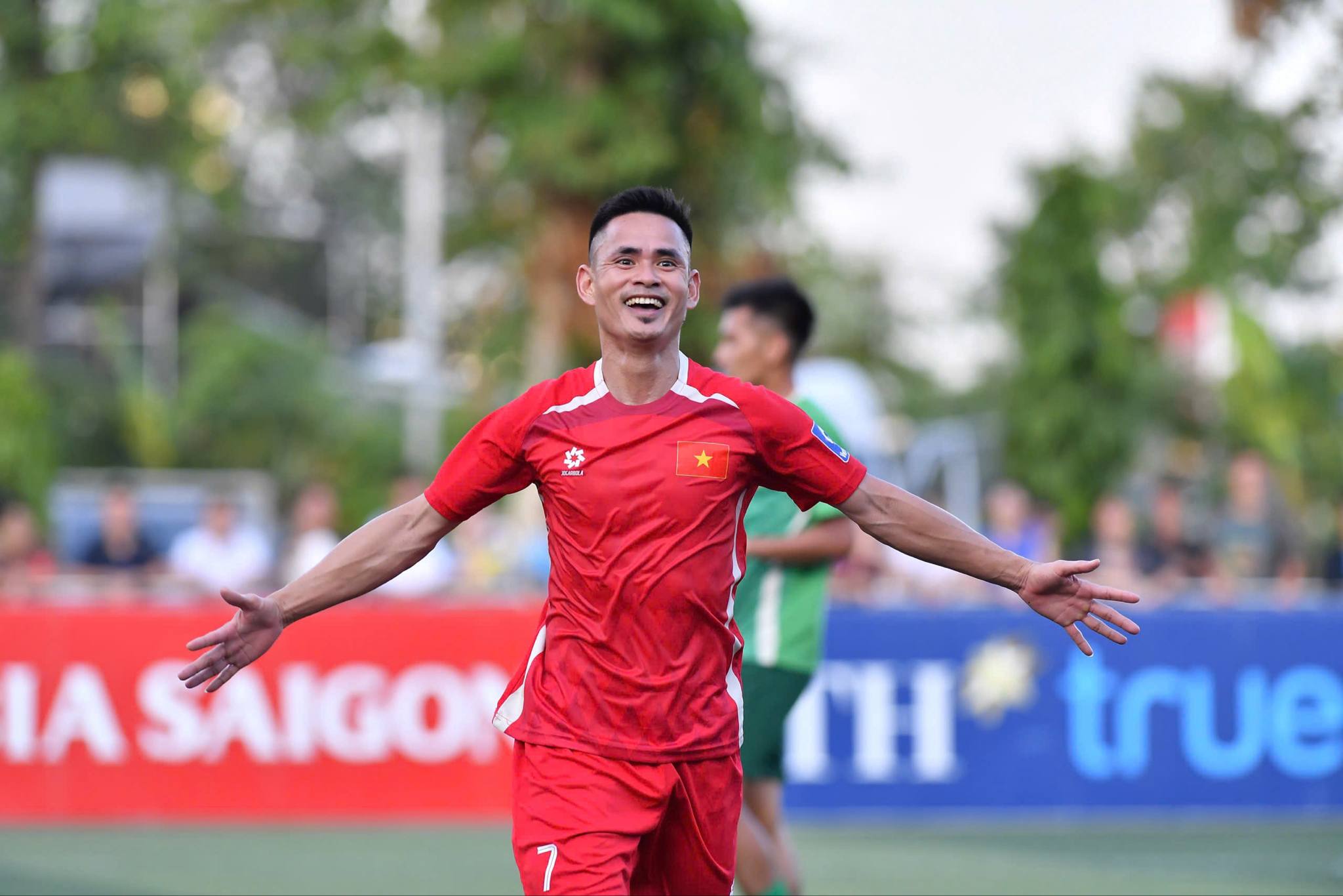 Vietnamesisches 7-Mann-Team beeindruckt Fußballstars  - Foto 7. Đội tuyển 7 người Việt Nam gây ấn tượng trước các ngôi sao bóng đá sân cỏ
- Ảnh 7.