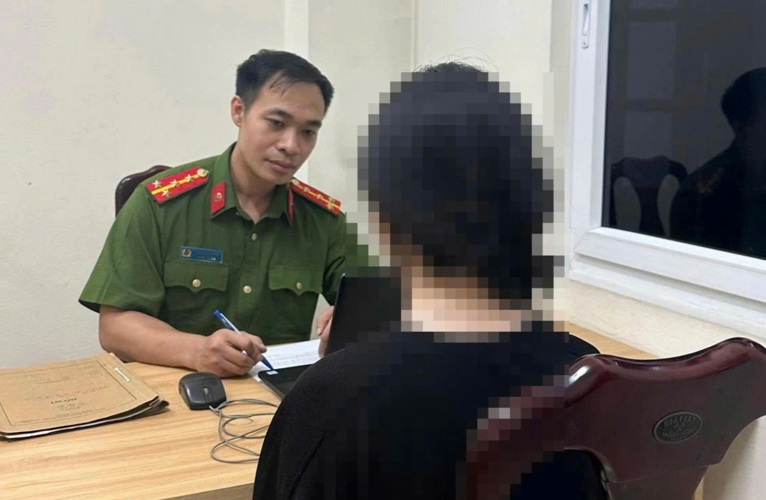 Chiêu lừa 'bắt cóc online': Cảnh báo nhiều nhưng vì sao vẫn có người 'sập bẫy'? - Ảnh 2.