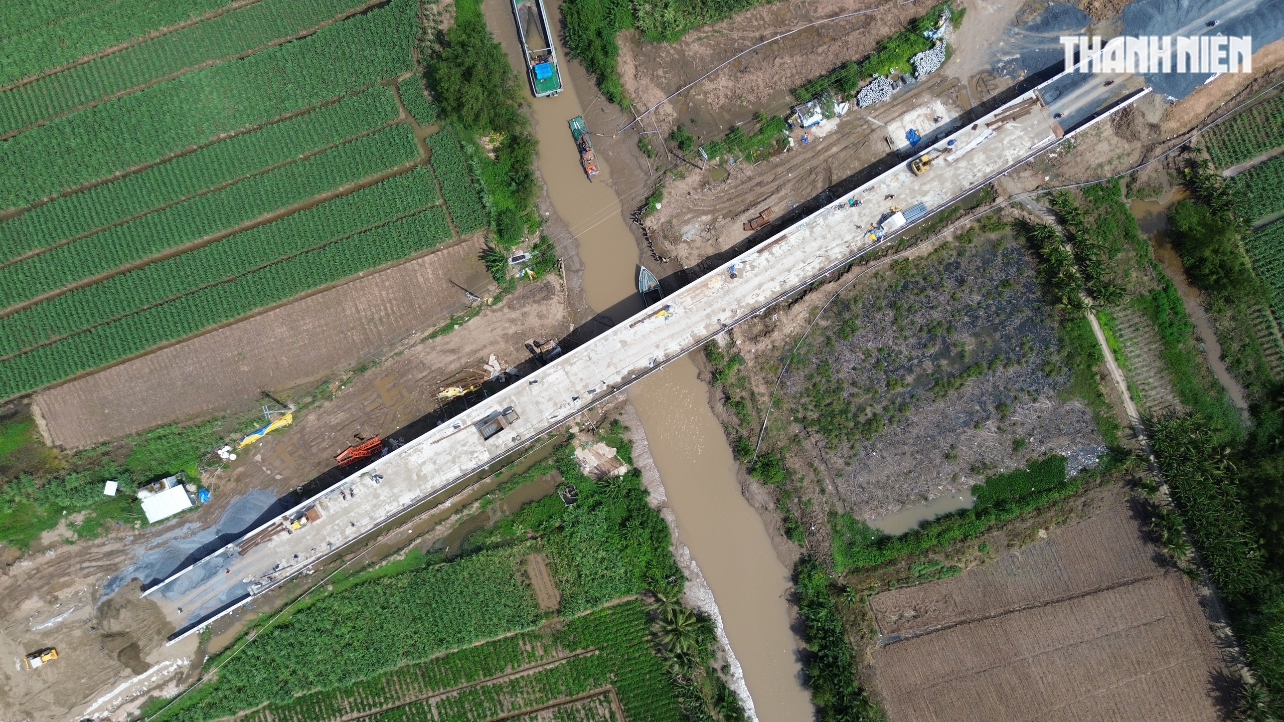 Người dân ‘xé rào’ vào công trường cầu Đại Ngãi vì không có biển cấm- Ảnh 18. Người dân ‘xé rào’ vào công trường cầu Đại Ngãi vì không có biển cấm- Ảnh 18.