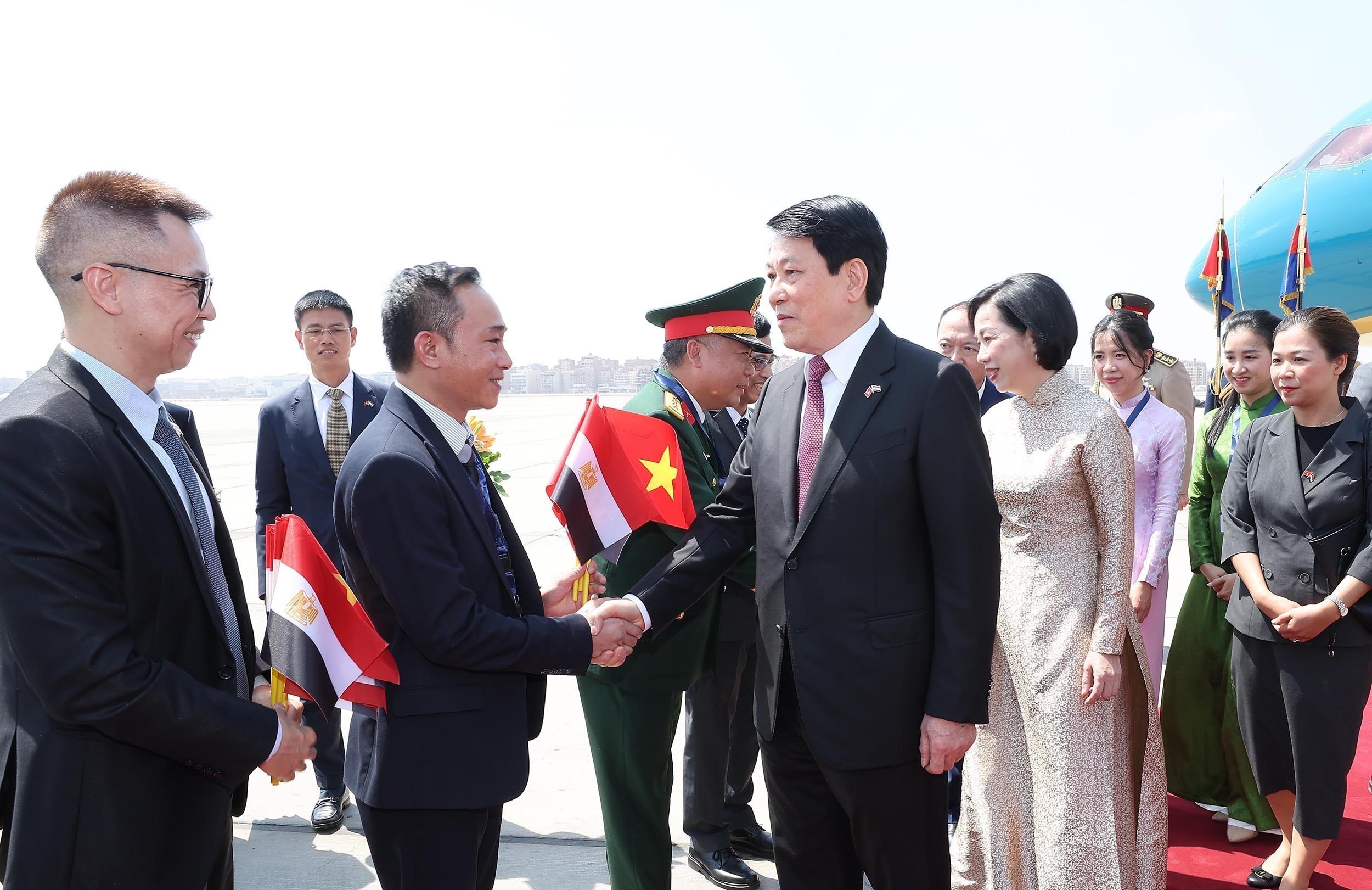 Chủ tịch nước Lương Cường và phu nhân bắt đầu thăm cấp nhà nước Ai Cập - Ảnh 2.