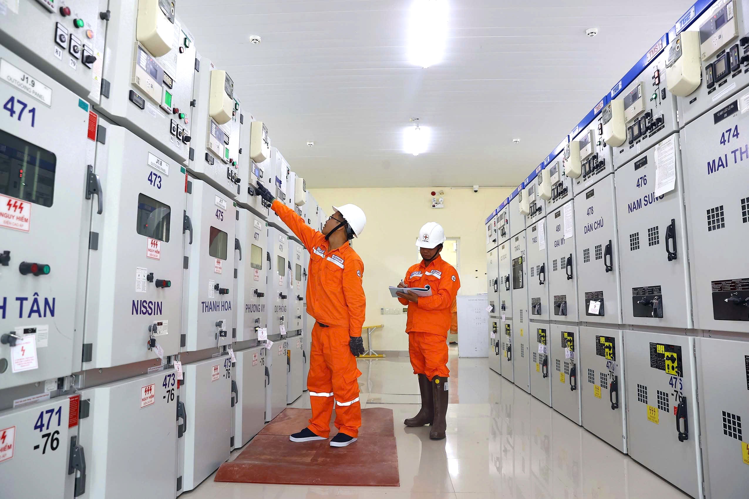 EVNSPC: Nỗ lực đảm bảo điện tại phía Nam sau sáp nhập- Ảnh 3. EVNSPC: Nỗ lực đảm bảo điện tại phía Nam sau sáp nhập- Ảnh 3.