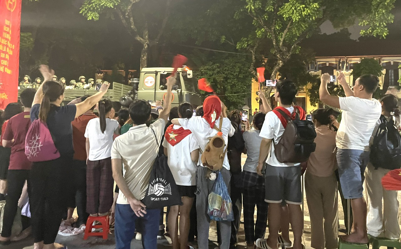 Người trẻ 'cháy' hết mình cùng đại lễ A80 - Ảnh 2.