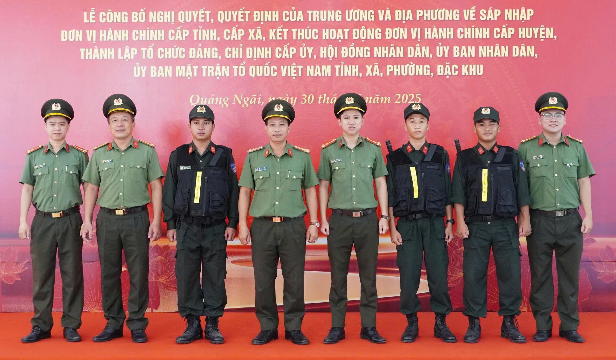 Giữ Tổ quốc bình yên: Những 'người gác cửa' thầm lặng ở Quảng Ngãi- Ảnh 4. Giữ Tổ quốc bình yên: Những 'người gác cửa' thầm lặng ở Quảng Ngãi- Ảnh 4.