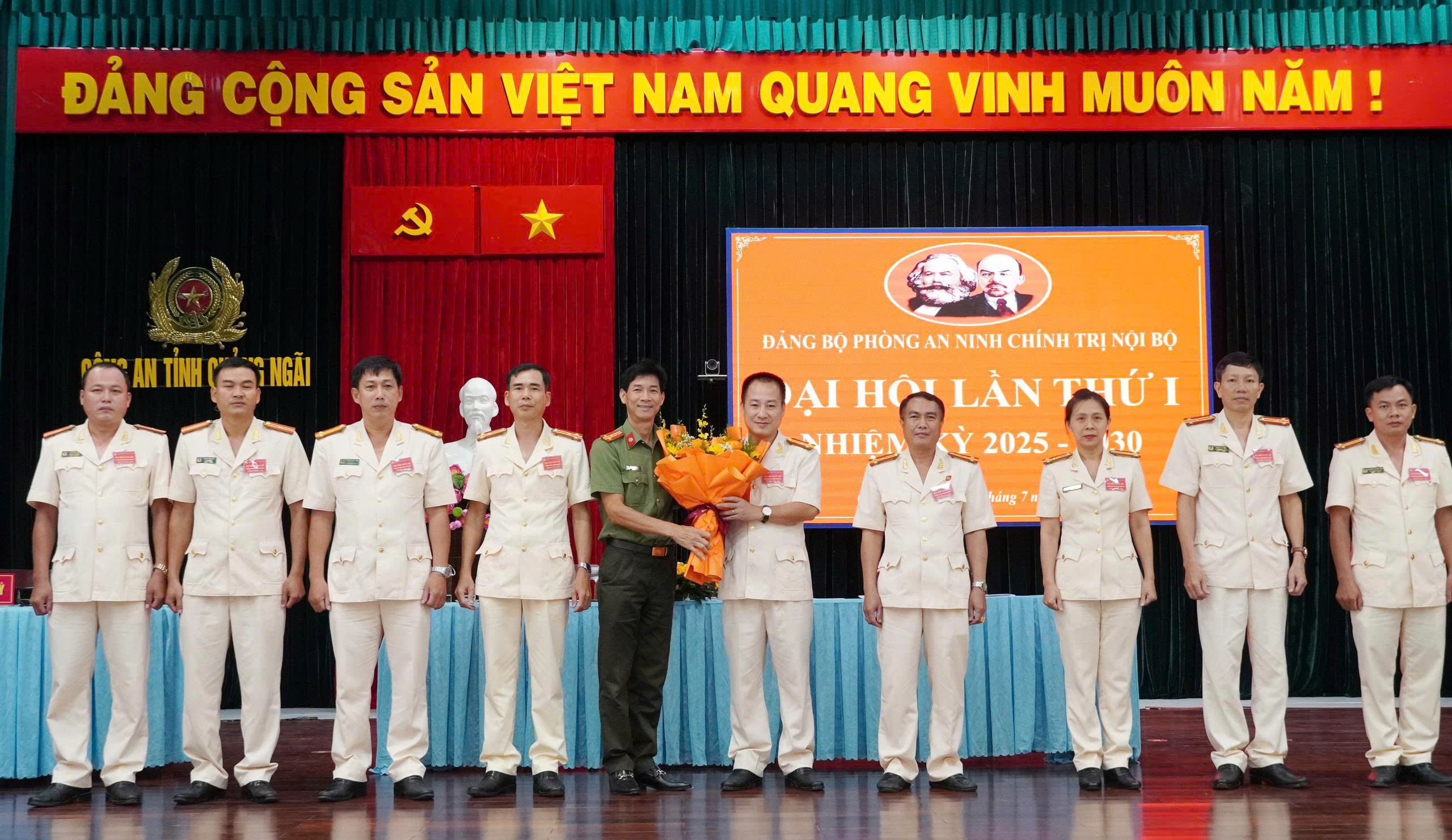 Giữ Tổ quốc bình yên: Những 'người gác cửa' thầm lặng ở Quảng Ngãi- Ảnh 3. Giữ Tổ quốc bình yên: Những 'người gác cửa' thầm lặng ở Quảng Ngãi- Ảnh 3.