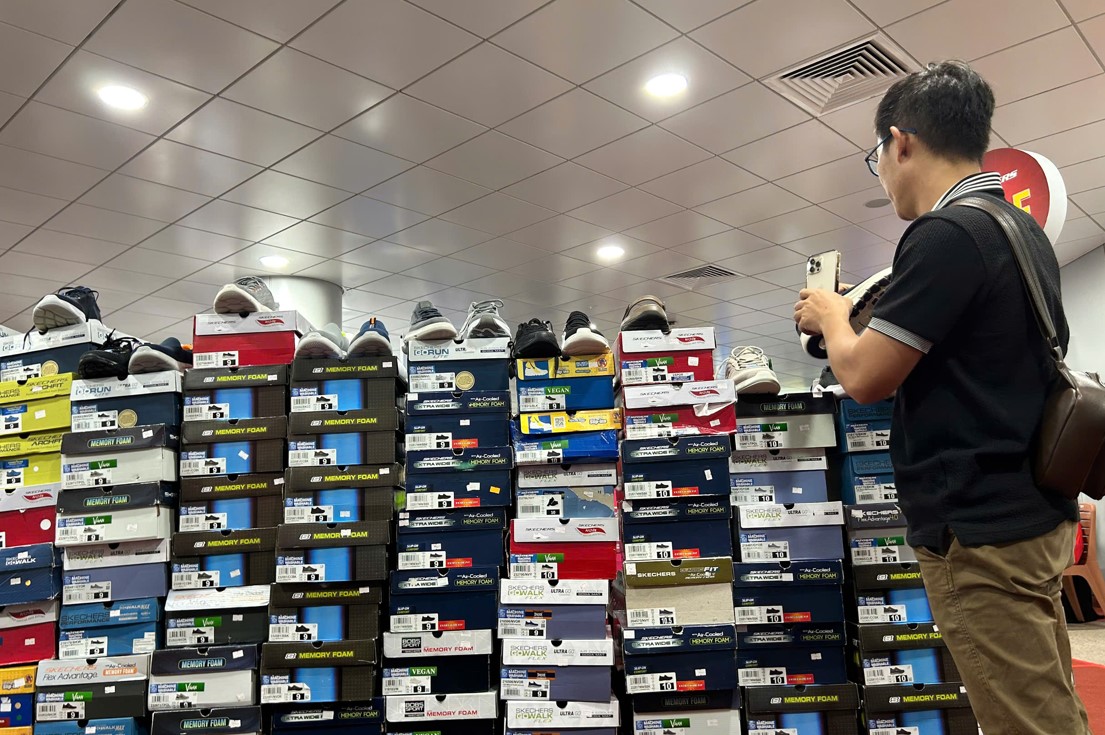 Trải nghiệm mua sắm độc đáo dưới lòng đất tại ga metro Bến Thành - Ảnh 8. Trải nghiệm mua sắm độc đáo dưới lòng đất tại ga metro Bến Thành - Ảnh 8.