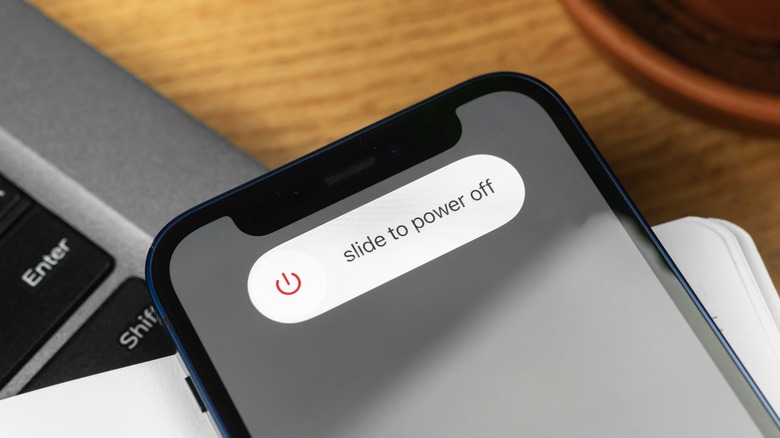 Mẹo khởi động lại iPhone khi nút nguồn 'đình công' - Ảnh 1.