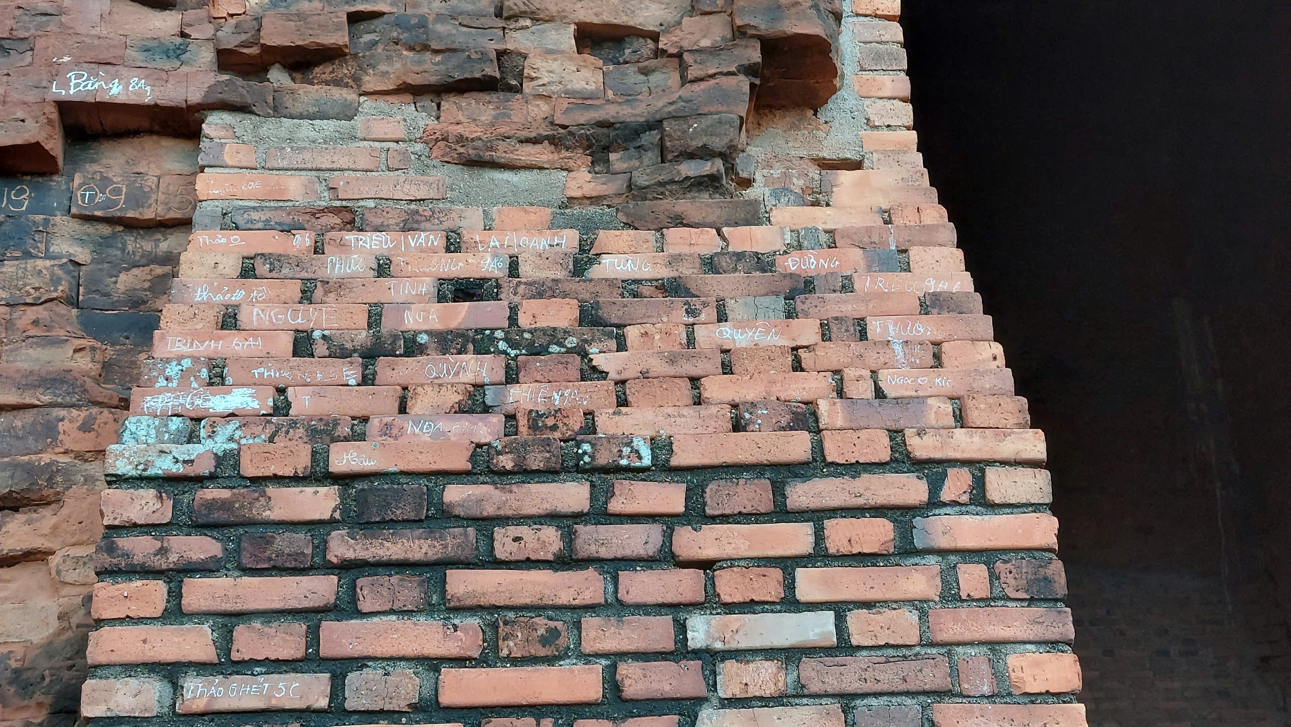 Gia Lai membina projek untuk memulihkan menara purba berusia hampir 900 tahun - Foto 13. Gia Lai xây dựng đề án trùng tu ngôi tháp cổ gần 900 năm tuổi- Ảnh 13.