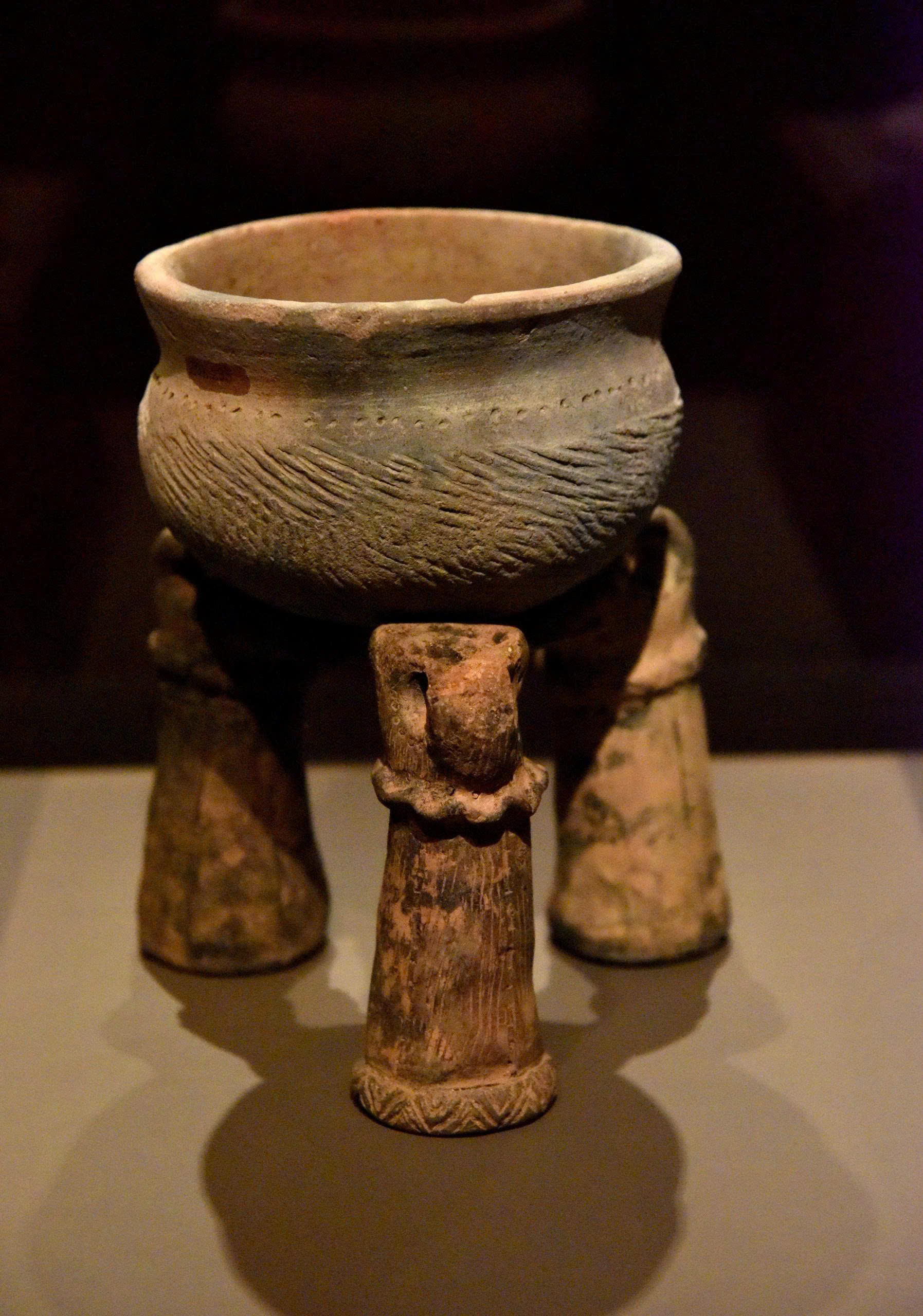 Avkodning av Phung Nguyen-, Hoa Loc- och Den Doi-keramik från nationens grundande period - Foto 1. Giải mã gốm Phùng Nguyên, Hoa Lộc, Đền Đồi thời dựng nước- Ảnh 1.