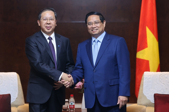 Thủ tướng đề nghị AIIB hỗ trợ xây đường sắt kết nối Việt Nam - Trung Quốc- Ảnh 2. Thủ tướng đề nghị AIIB hỗ trợ xây đường sắt kết nối Việt Nam - Trung Quốc- Ảnh 2.