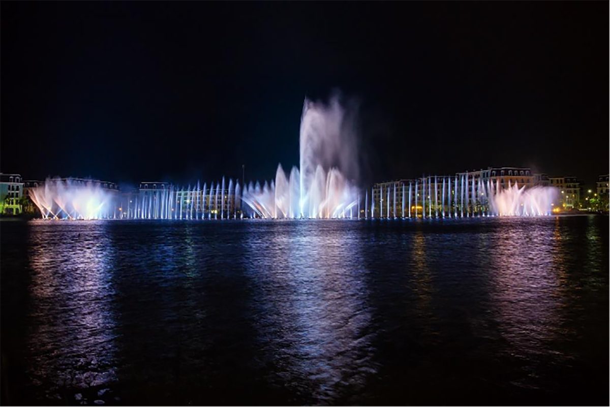Halong Marina ra mắt Halo Bay Show: Biểu tượng giải trí mới bên vịnh Di sản- Ảnh 4. Halong Marina ra mắt Halo Bay Show: Biểu tượng giải trí mới bên vịnh Di sản- Ảnh 4.