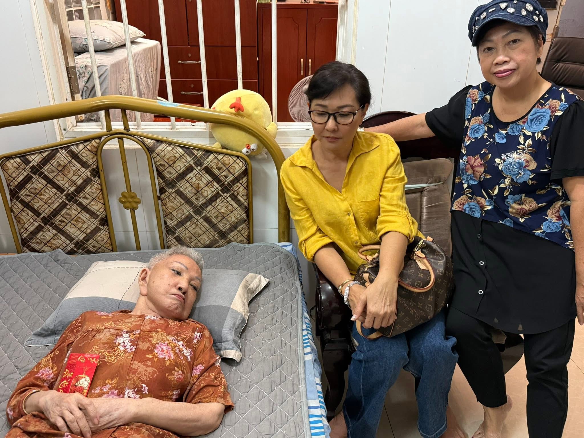 Xót xa trước tình trạng sức khỏe hiện tại của nghệ sĩ Hồng Nga - Ảnh 1. Xót xa trước tình trạng sức khỏe hiện tại của nghệ sĩ Hồng Nga - Ảnh 1.