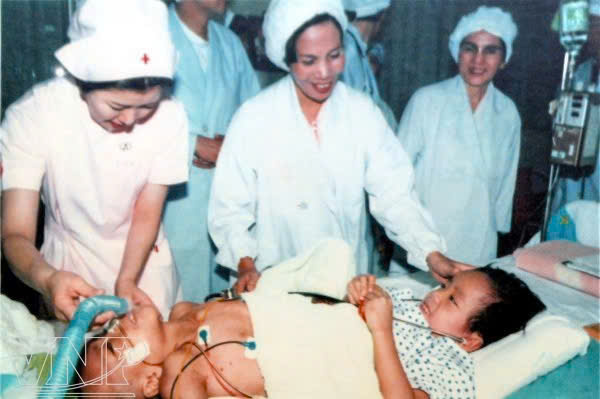Những dấu mốc lịch sử của ngành y tế Việt Nam trong 80 năm phát triển - Ảnh 3. Những dấu mốc lịch sử của ngành y tế Việt Nam trong 80 năm phát triển - Ảnh 3.