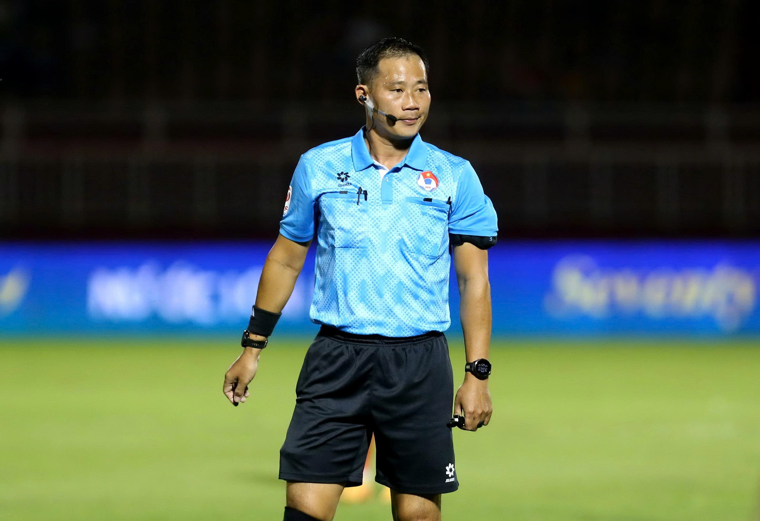 Wisel perak Tran Dinh Thinh telah pulang ke 'rumah': Pengadil beradik memberitahu satu sama lain untuk berusaha keras demi Thinh...- Foto 9. Còi bạc Trần Đình Thịnh đã về ‘nhà’: Anh em trọng tài bảo nhau, hãy vì Thịnh mà cố gắng…- Ảnh 9.