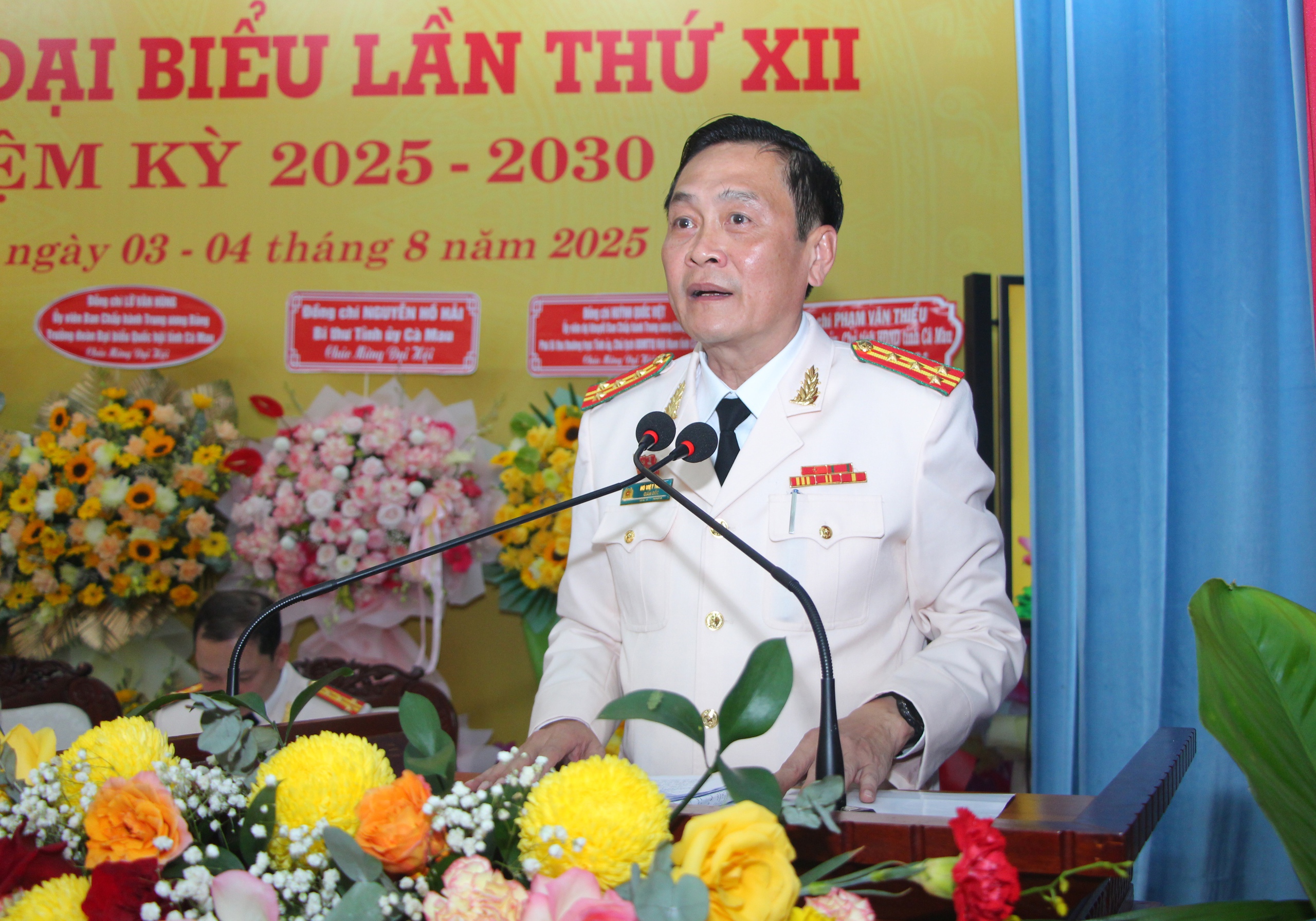 Đại tá Hồ Việt Triều làm Bí thư Đảng ủy Công an tỉnh Cà Mau - Ảnh 2.
