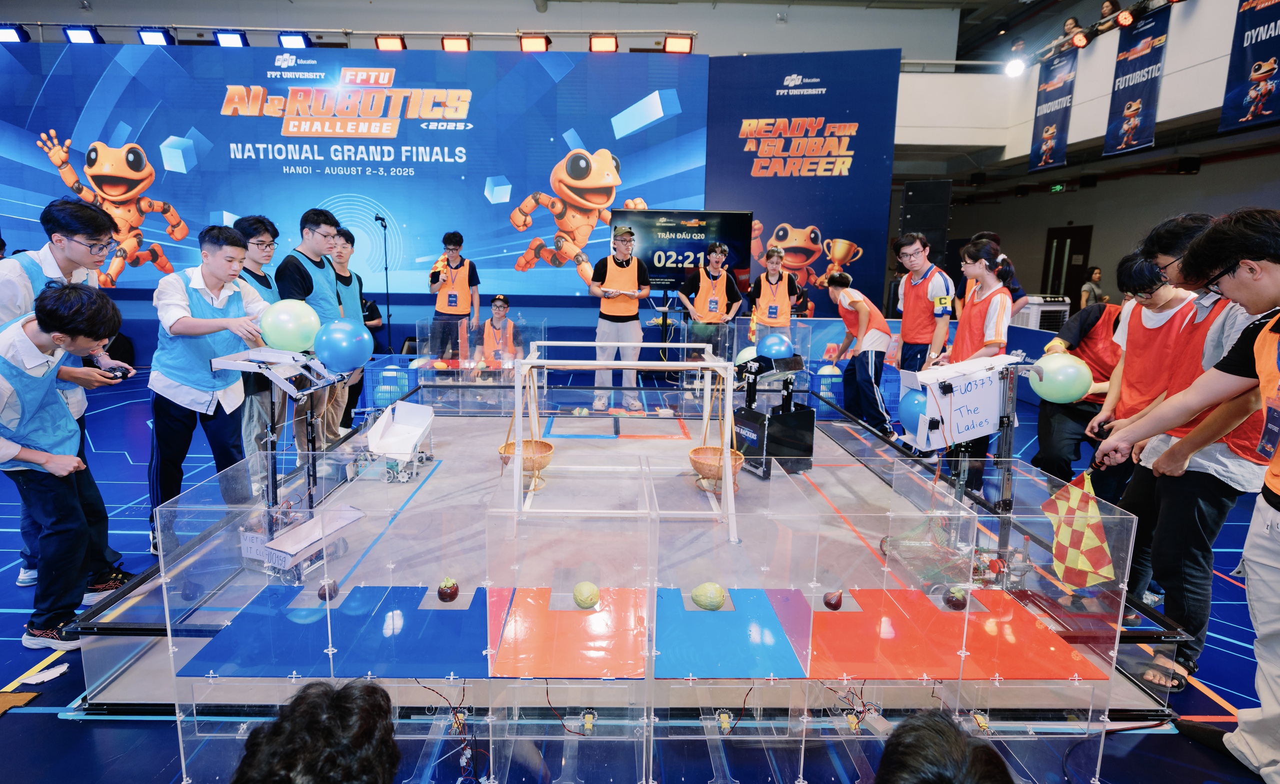 Studenter från Dak Lak och Hanoi vann mästerskapet i akademisk och teknisk tävling - Foto 1. Học sinh Đắk Lắk và Hà Nội giành quán quân cuộc thi học thuật và công nghệ- Ảnh 1.