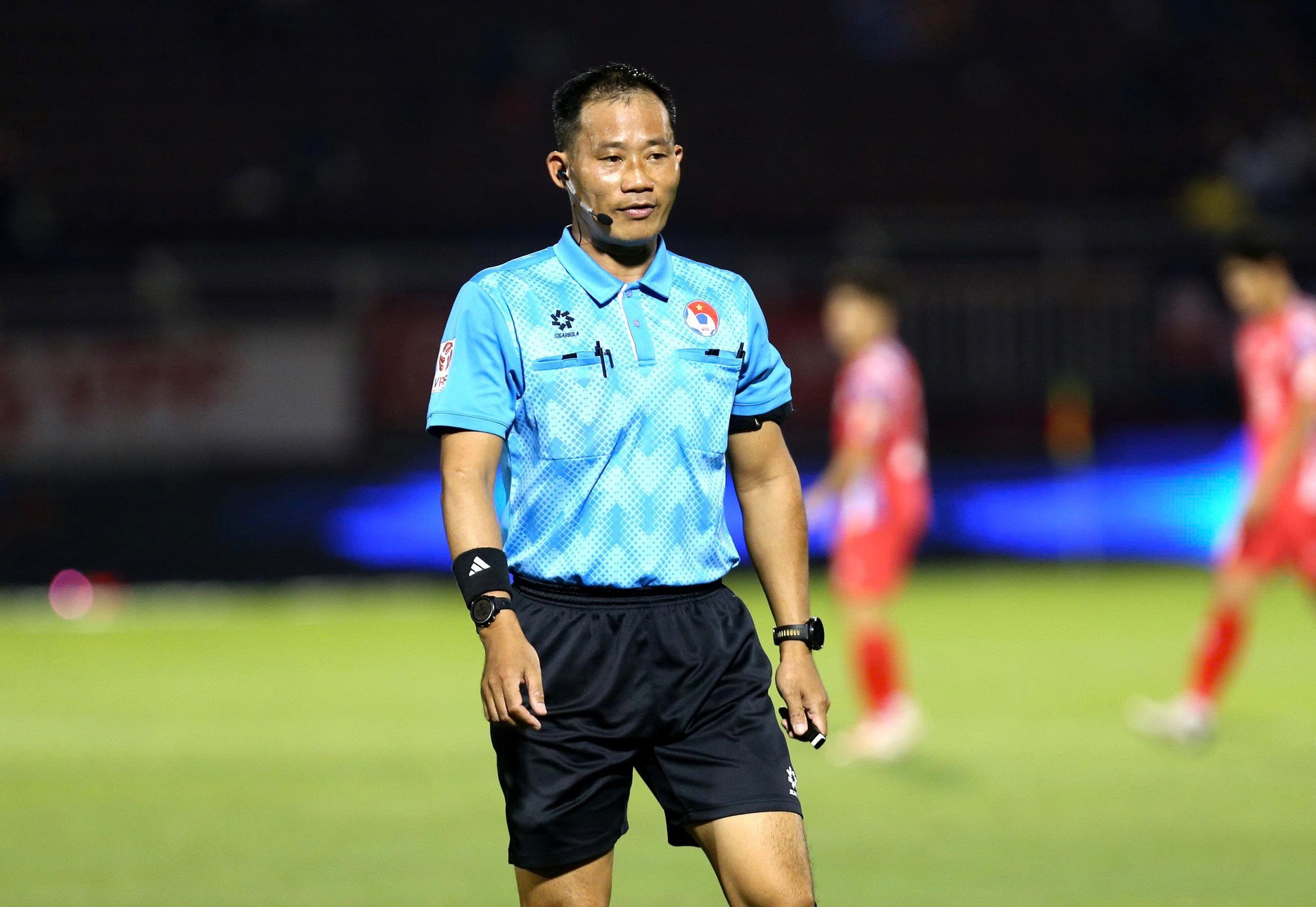 Το Συμβούλιο Διαιτησίας οργάνωσε μια αντιπροσωπεία για να επισκεφτεί και να αποχαιρετήσει τον διαιτητή Tran Dinh Thinh: Εκφράζοντας τα συλλυπητήριά του! - Φωτογραφία 1. Ban Trọng tài tổ chức đoàn viếng và tiễn đưa trọng tài Trần Đình Thịnh: Nói lời tiếc thương!- Ảnh 1.