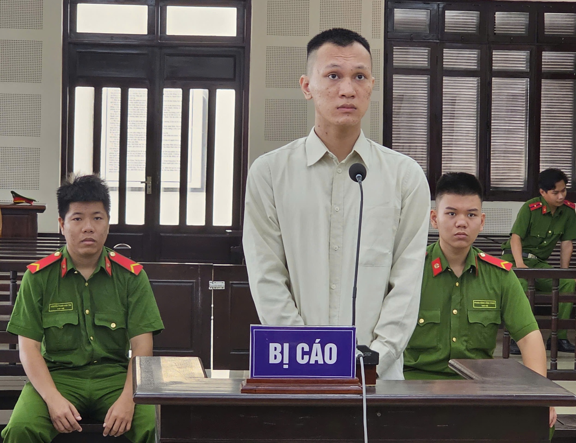 'Đóng bỉm' ma túy đi bán, con nghiện lãnh án 20 năm - Ảnh 1. 'Đóng bỉm' ma túy đi bán, con nghiện lãnh án 20 năm - Ảnh 1.
