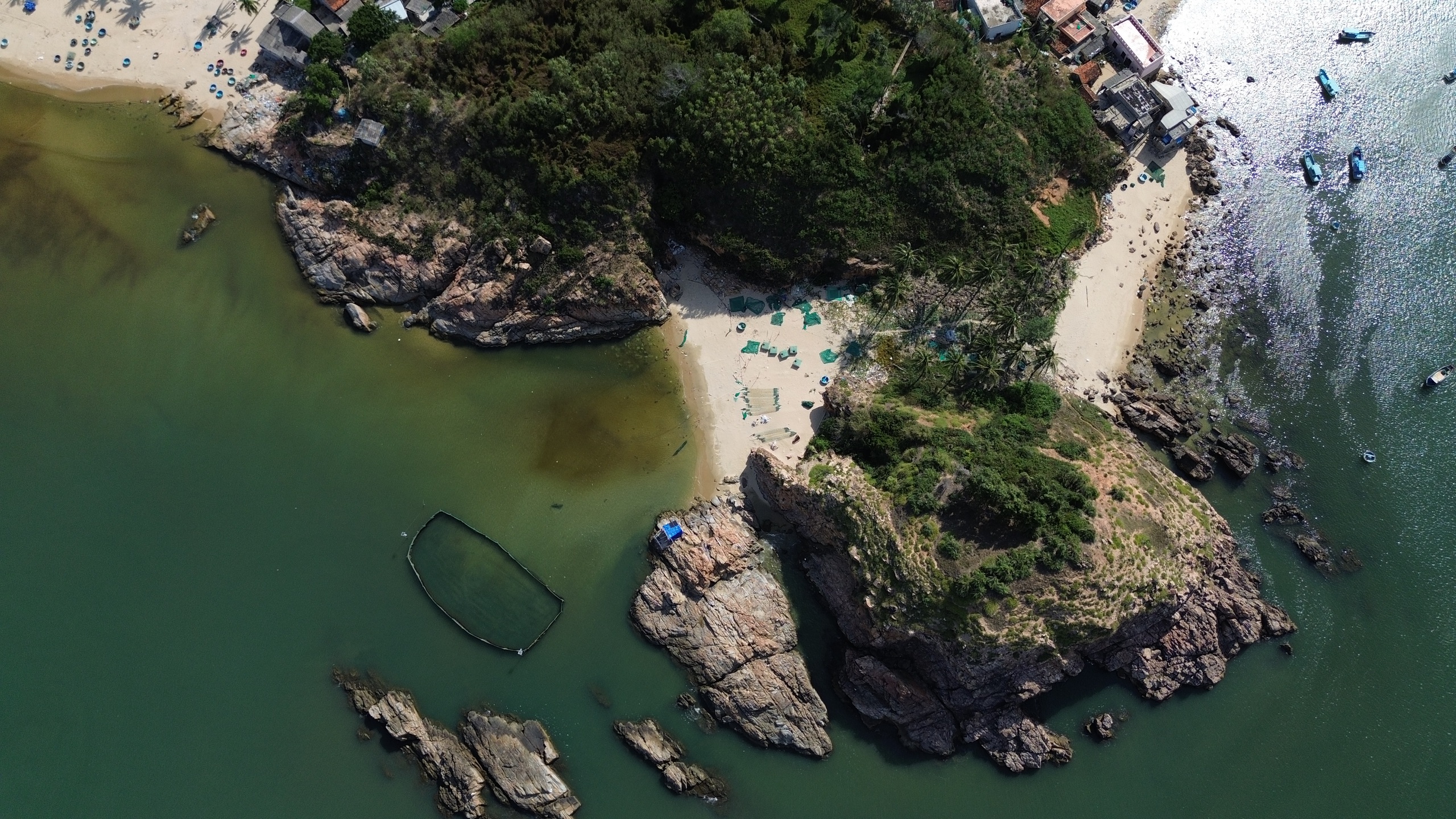 כפרי חוף יפהפיים: כפר דייגים עתיק ייחודי במפרץ שואן דאי - תמונה 2. Những ngôi làng tuyệt đẹp ven biển: Làng chài cổ độc đáo bên vịnh Xuân Đài- Ảnh 2.