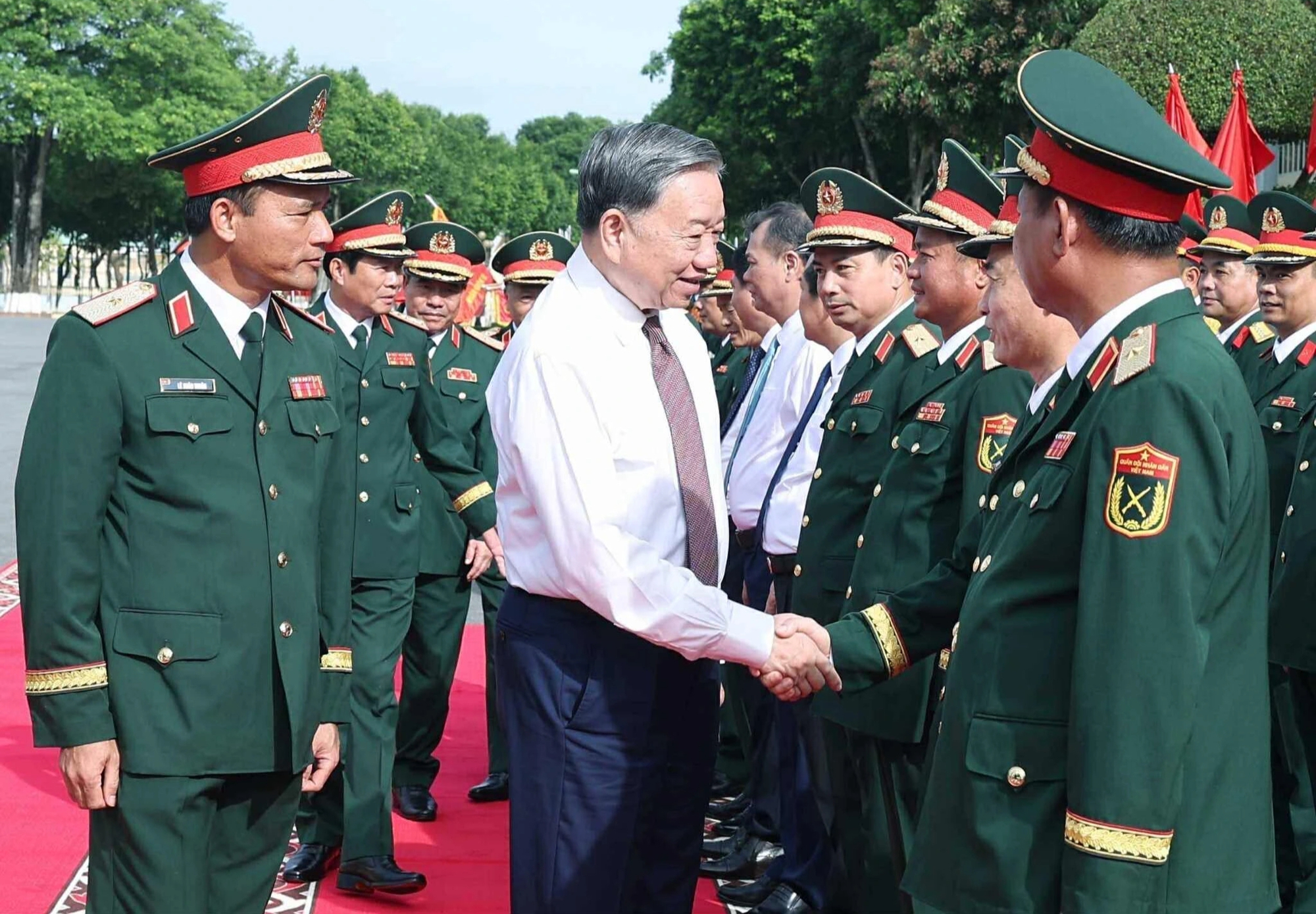 Tổng Bí thư Tô Lâm yêu cầu Quân đoàn 12 ' tinh , gọn , mạnh ' cho quân đội - Ảnh 1.