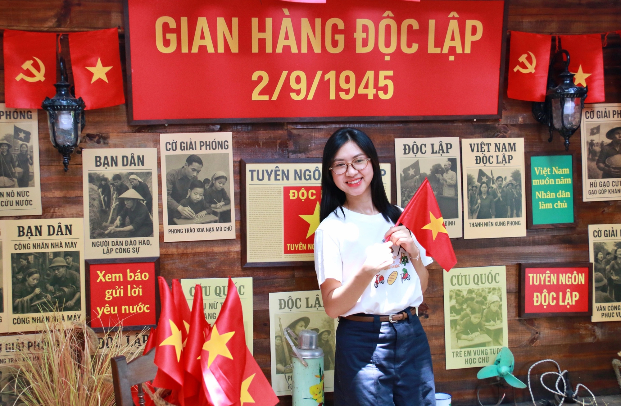 Độc đáo quán cà phê trang trí cờ đỏ sao vàng kỷ niệm 80 năm Quốc khánh- Ảnh 7.
