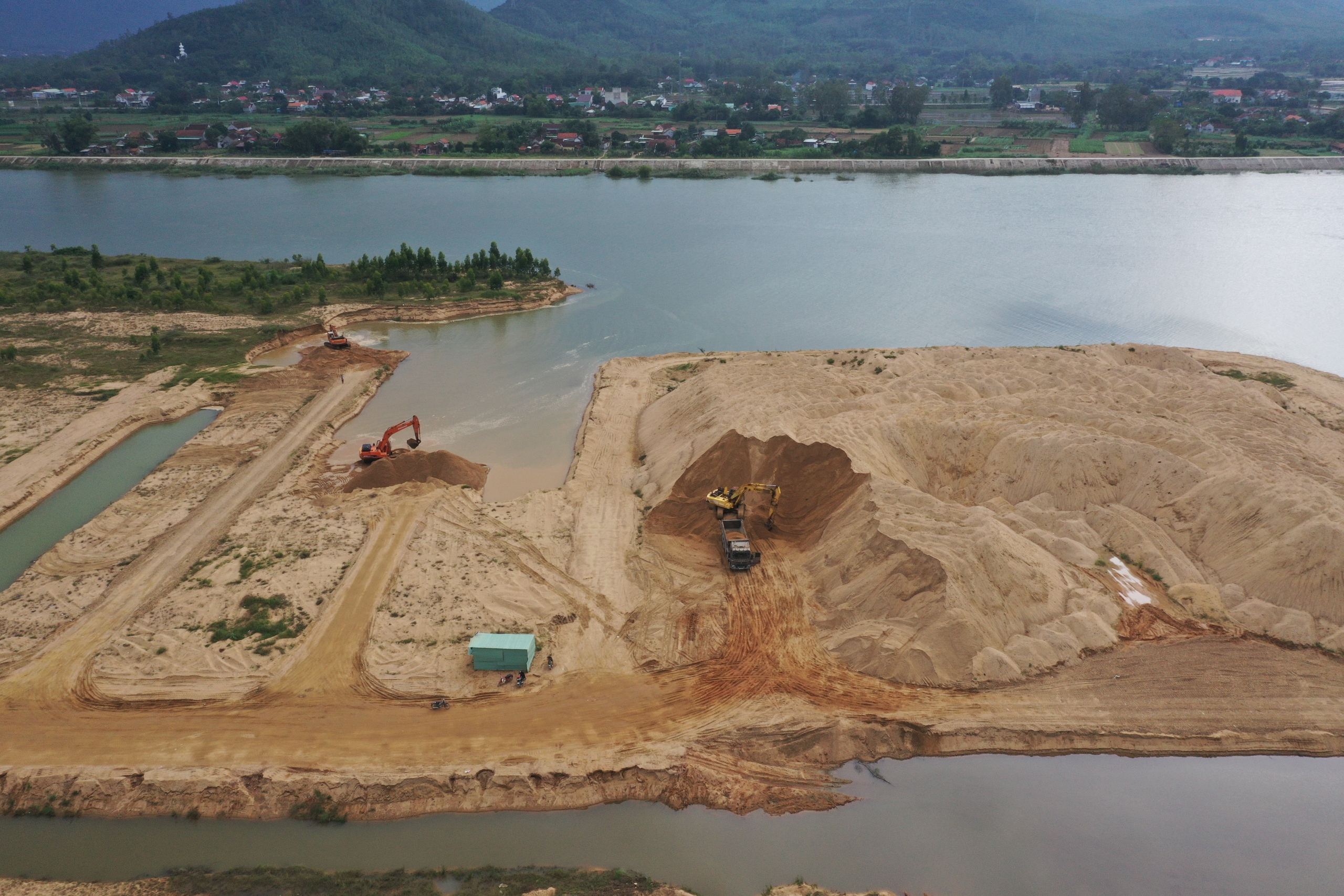 Gia Lai chuẩn bị cát thi công cao tốc Quy Nhơn - Pleiku và đường sắt- Ảnh 1. Gia Lai chuẩn bị cát thi công cao tốc Quy Nhơn - Pleiku và đường sắt- Ảnh 1.