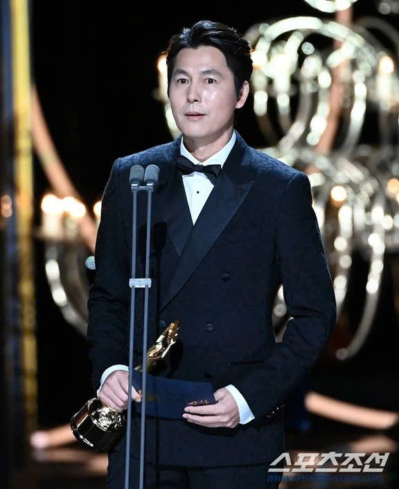 ‘Nam thần’ Jung Woo Sung kết hôn với người mới sau ồn ào tình ái - Ảnh 2.