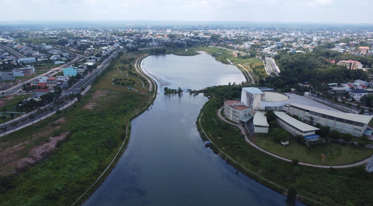 Dong Nai: Kembang api akan dinyalakan di pusat provinsi dan Binh Phuoc lama pada tanggal 2 September. - Foto 1. Đồng Nai: Sẽ bắn pháo hoa tại trung tâm tỉnh và Bình Phước cũ dịp 2.9.- Ảnh 1.