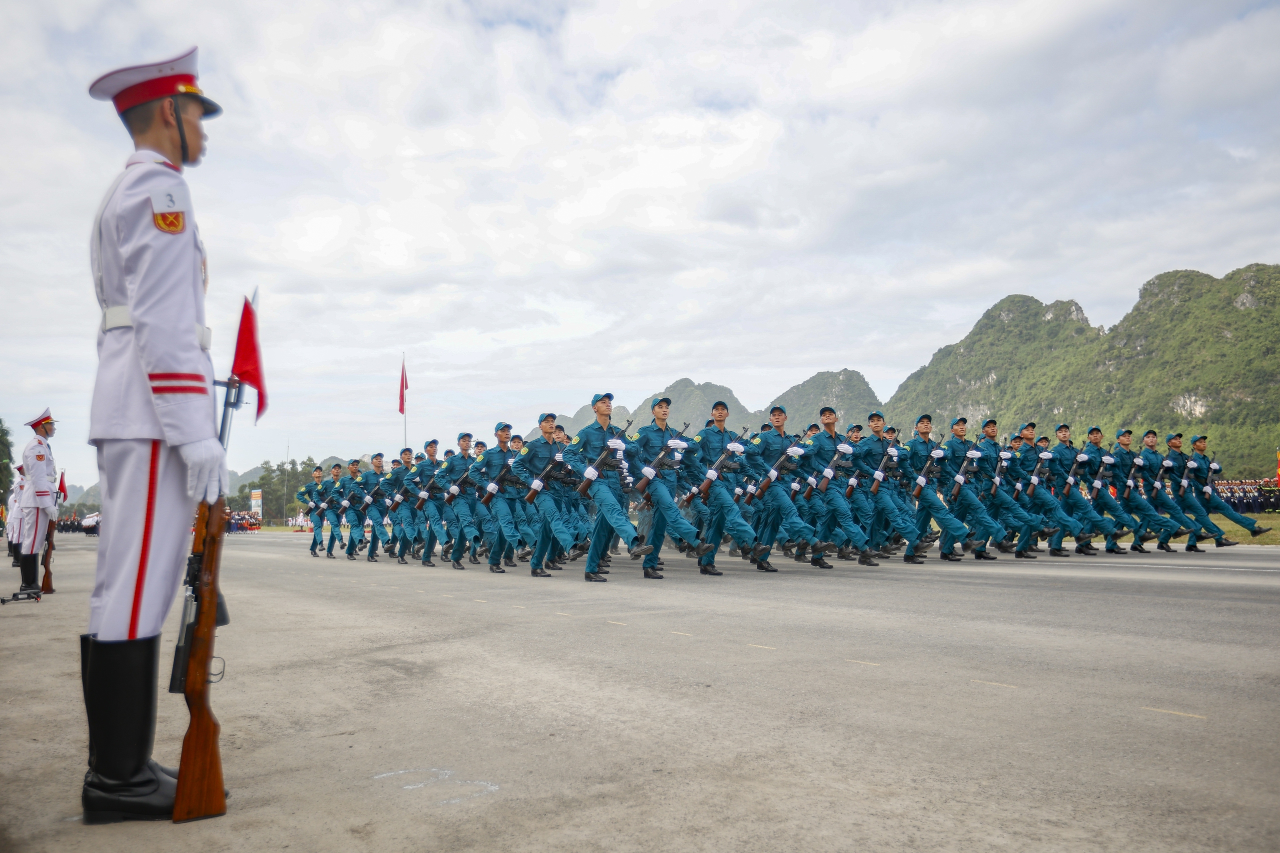 Kỵ binh xuất hiện tại buổi hợp luyện nhiệm vụ diễu binh A80- Ảnh 15. Kỵ binh xuất hiện tại buổi hợp luyện nhiệm vụ diễu binh A80- Ảnh 15.