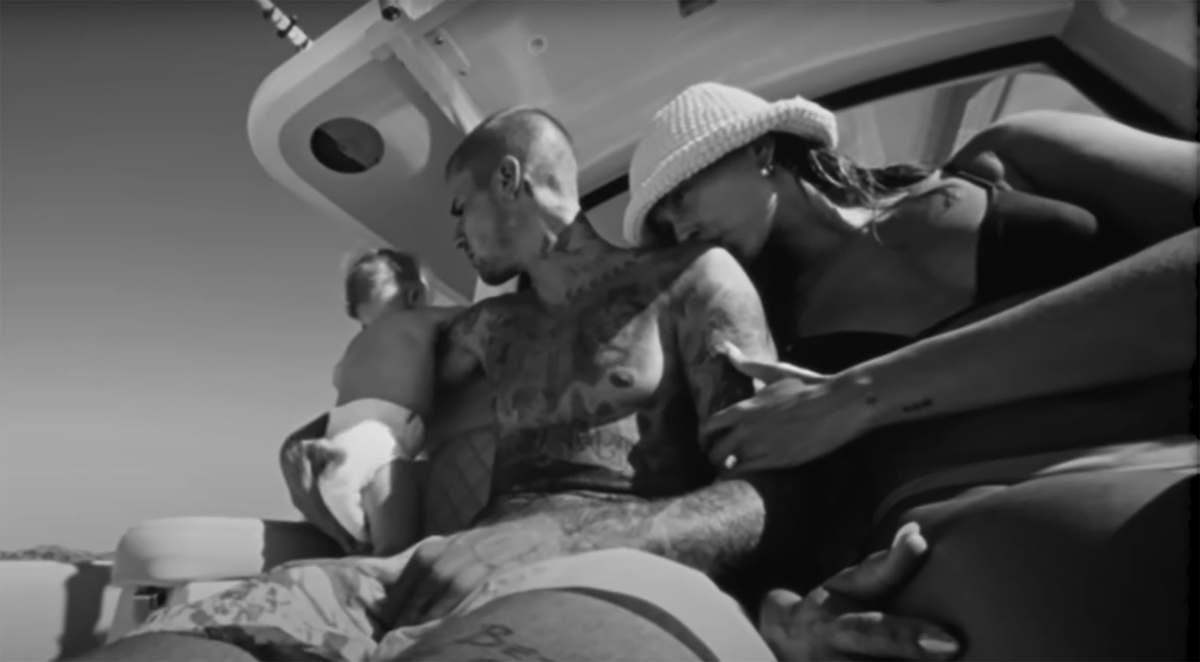 11개월 된 아들이 저스틴 비버의 새로운 뮤직비디오에 등장 - 사진 1. Con trai 11 tháng tuổi xuất hiện trong MV mới của Justin Bieber- Ảnh 1.