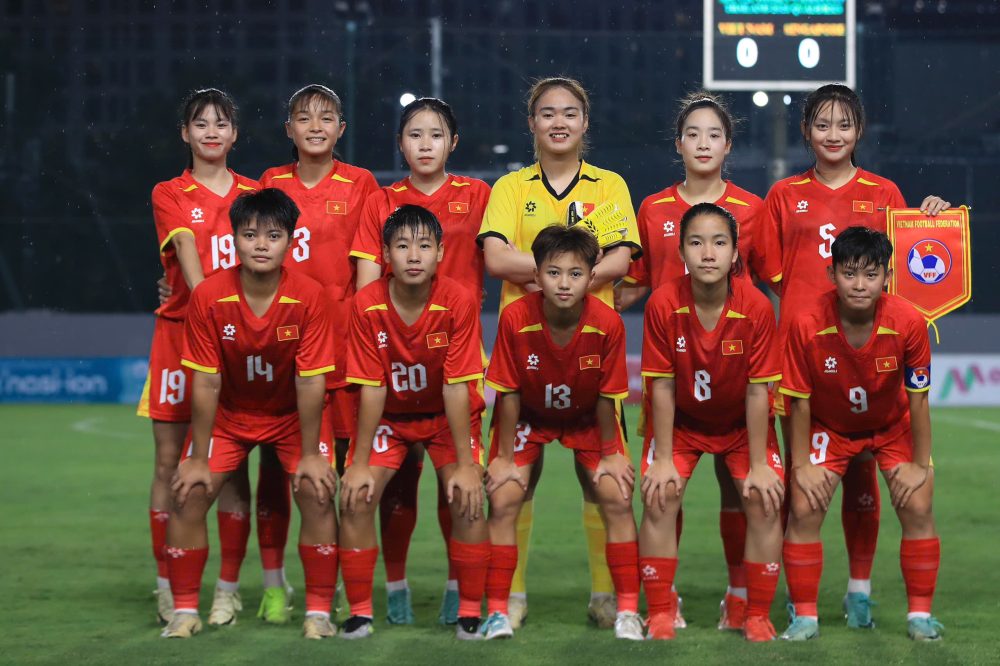 Com uma grande vitória sobre Singapura, a seleção feminina sub-20 do Vietnã lidera o Grupo B das eliminatórias para o Campeonato Asiático Sub-20 de 2026 - Foto 1. Thắng đậm Singapore, đội nữ U.20 Việt Nam dẫn đầu bảng B vòng loại U.20 châu Á 2026
- Ảnh 1.