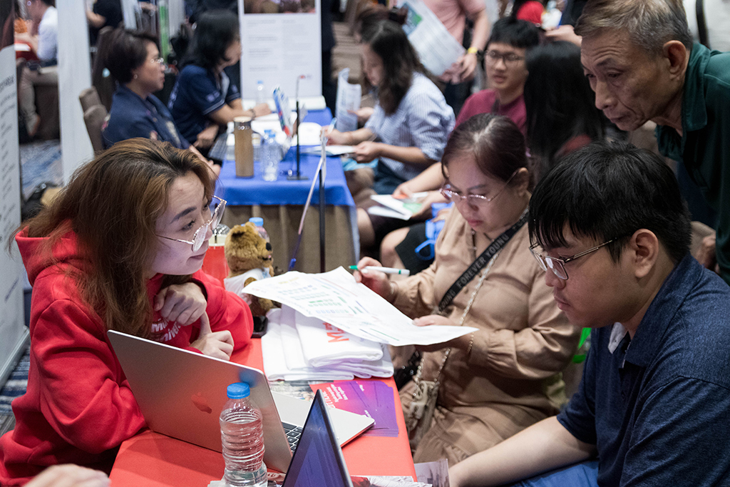 - Foto 1. - Ảnh 1.