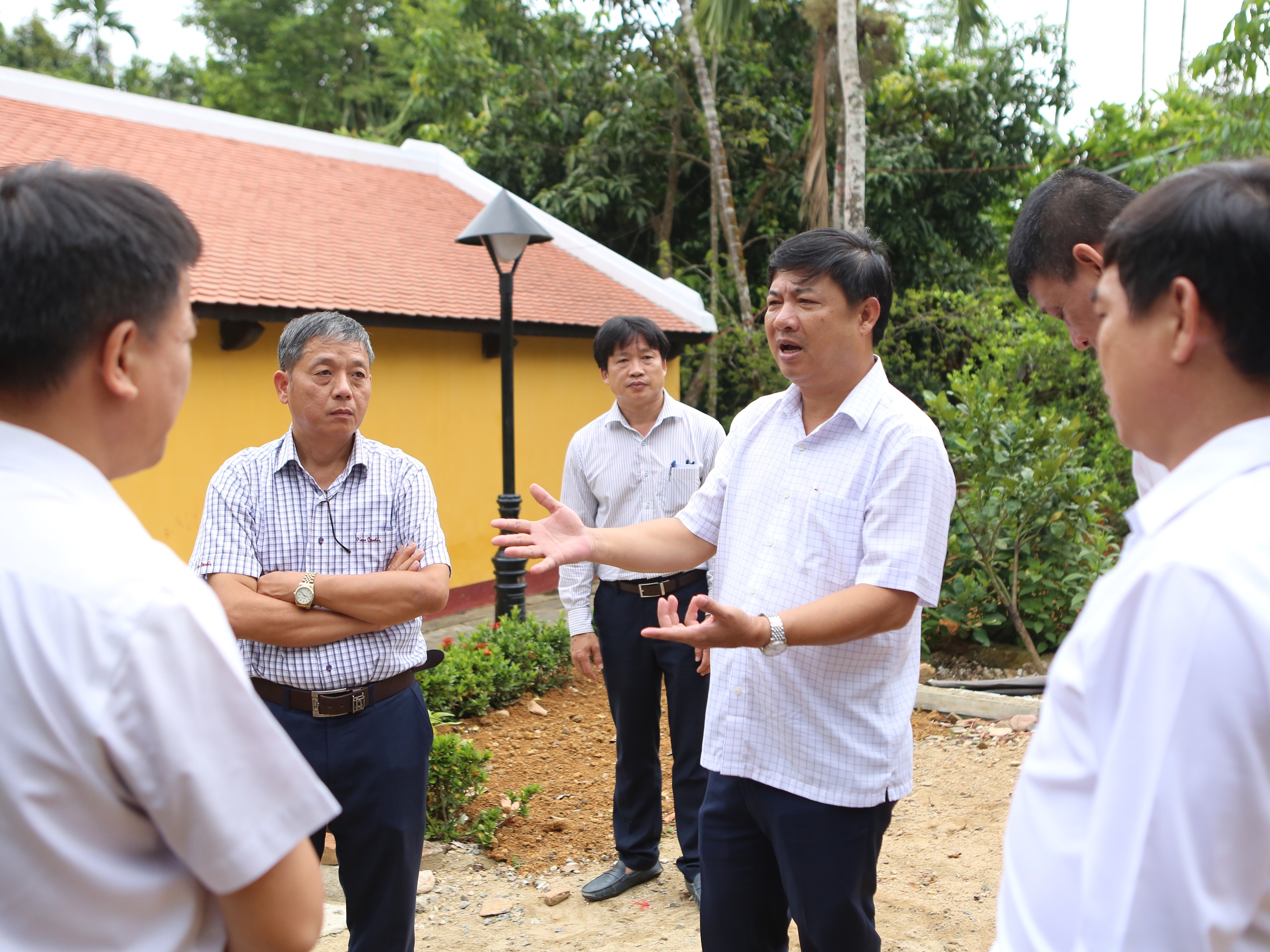 Chủ tịch UBND TP.Đà Nẵng: Khối lượng công việc tăng là cơ hội để cán bộ khẳngđịnhnănglực- Ảnh 5. Chủ tịch UBND TP.Đà Nẵng: Khối lượng công việc tăng là cơ hội để cán bộ khẳngđịnhnănglực- Ảnh 5.