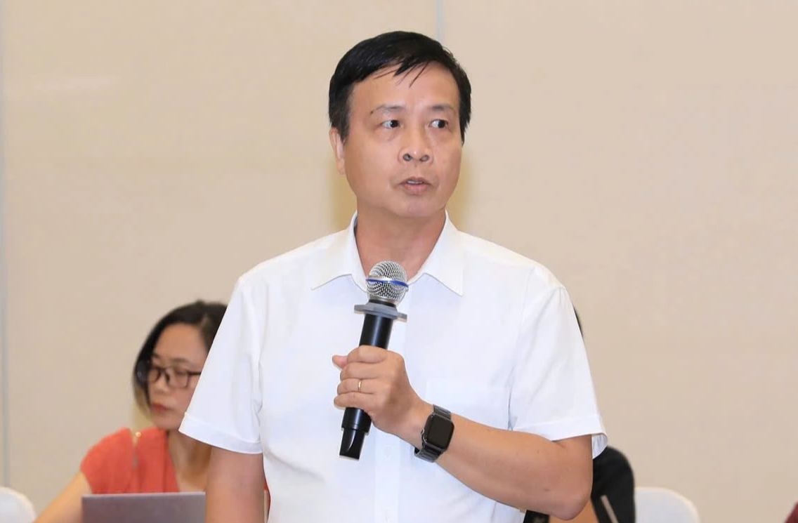 'Hạn chế xe máy xăng cần tạo điều kiện cho người dân đi bộ, metro, xe đạp điện'- Ảnh 1. 'Hạn chế xe máy xăng cần tạo điều kiện cho người dân đi bộ, metro, xe đạp điện'- Ảnh 1.