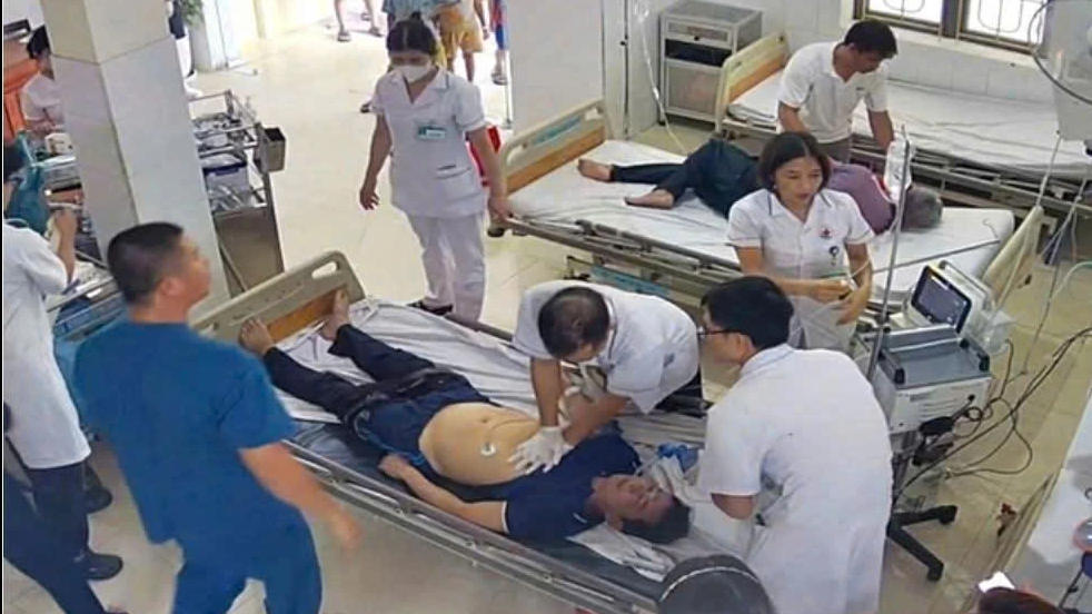 Báo động toàn viện cấp cứu người đàn ông bị ngừng tim- Ảnh 1. Báo động toàn viện cấp cứu người đàn ông bị ngừng tim- Ảnh 1.
