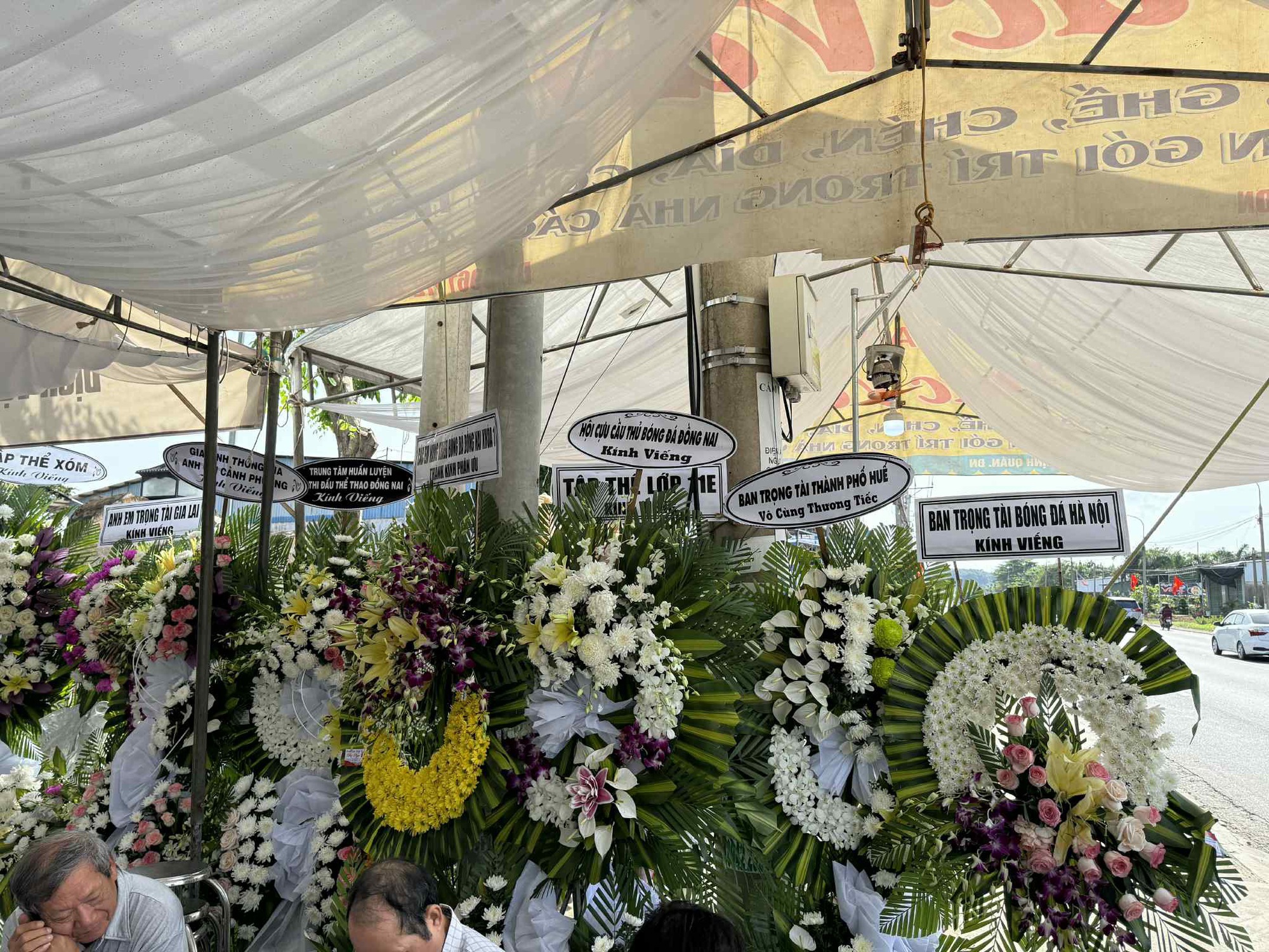 Astăzi, arbitrul Tran Dinh Thinh s-a întors în patria sa… - Foto 1. Hôm nay, trọng tài Trần Đình Thịnh về với đất mẹ…- Ảnh 1.